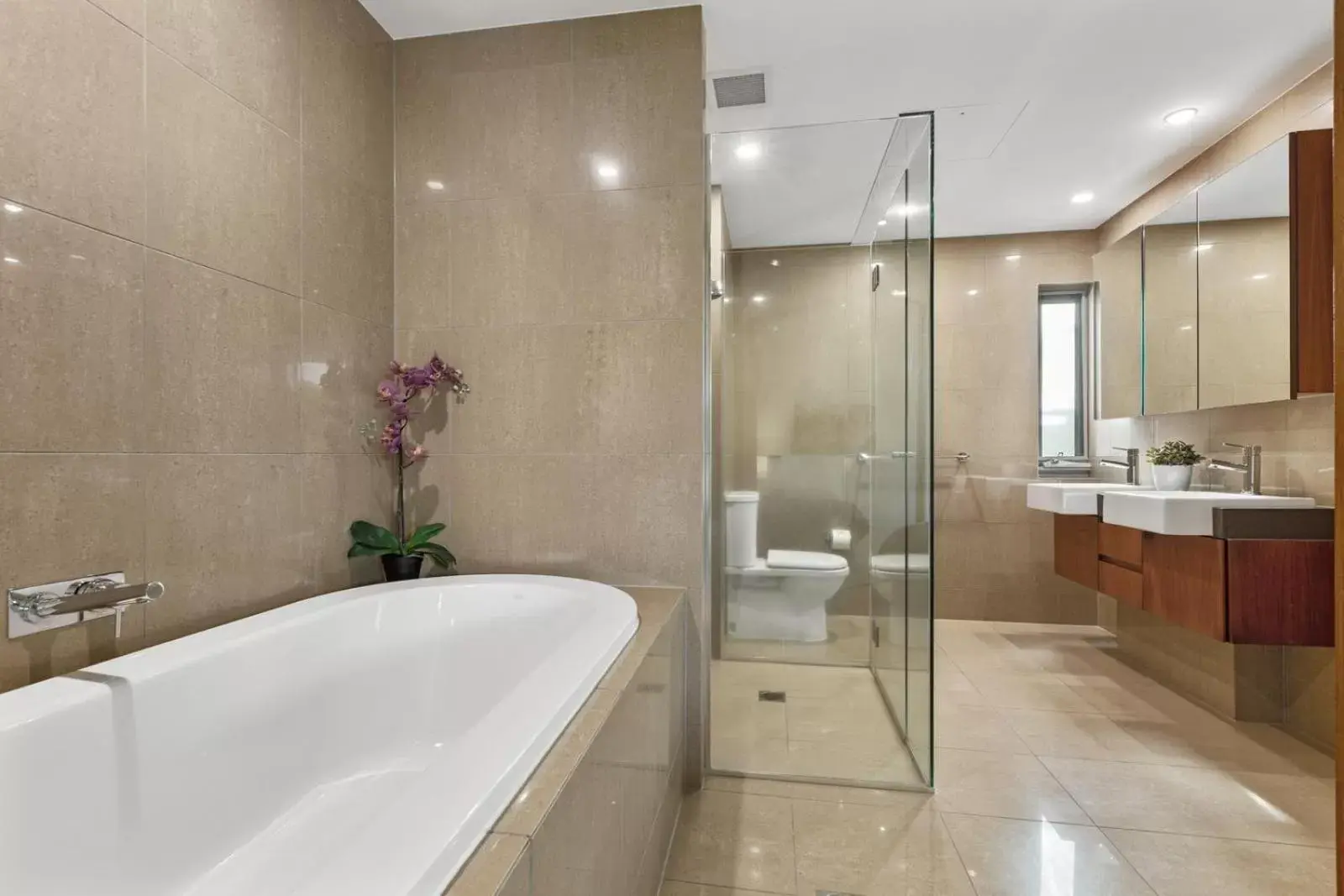 Bathroom in Cotton Beach Resort - Tweed Coast Holidays ®