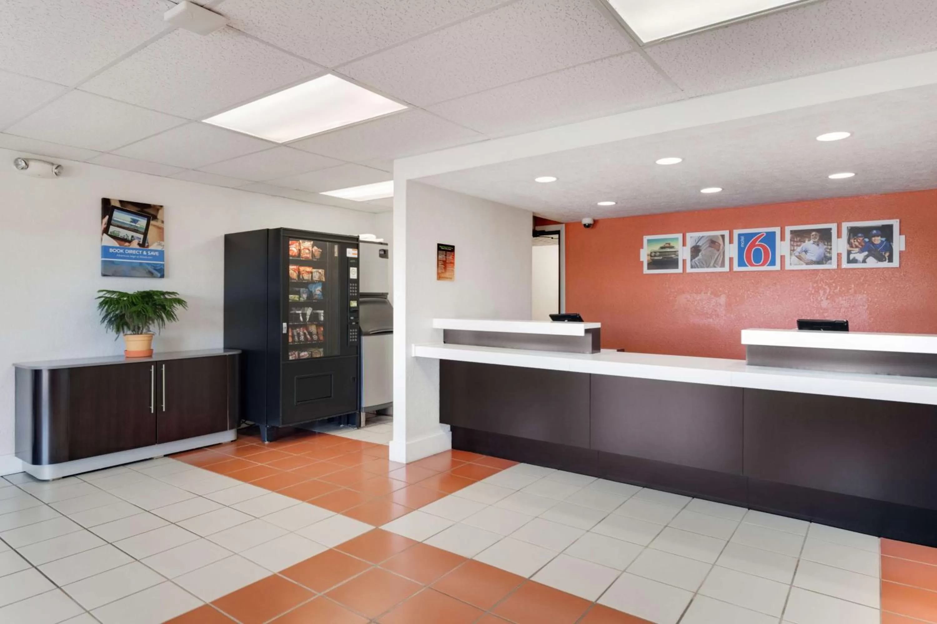 Lobby or reception in Motel 6-Youngstown, OH