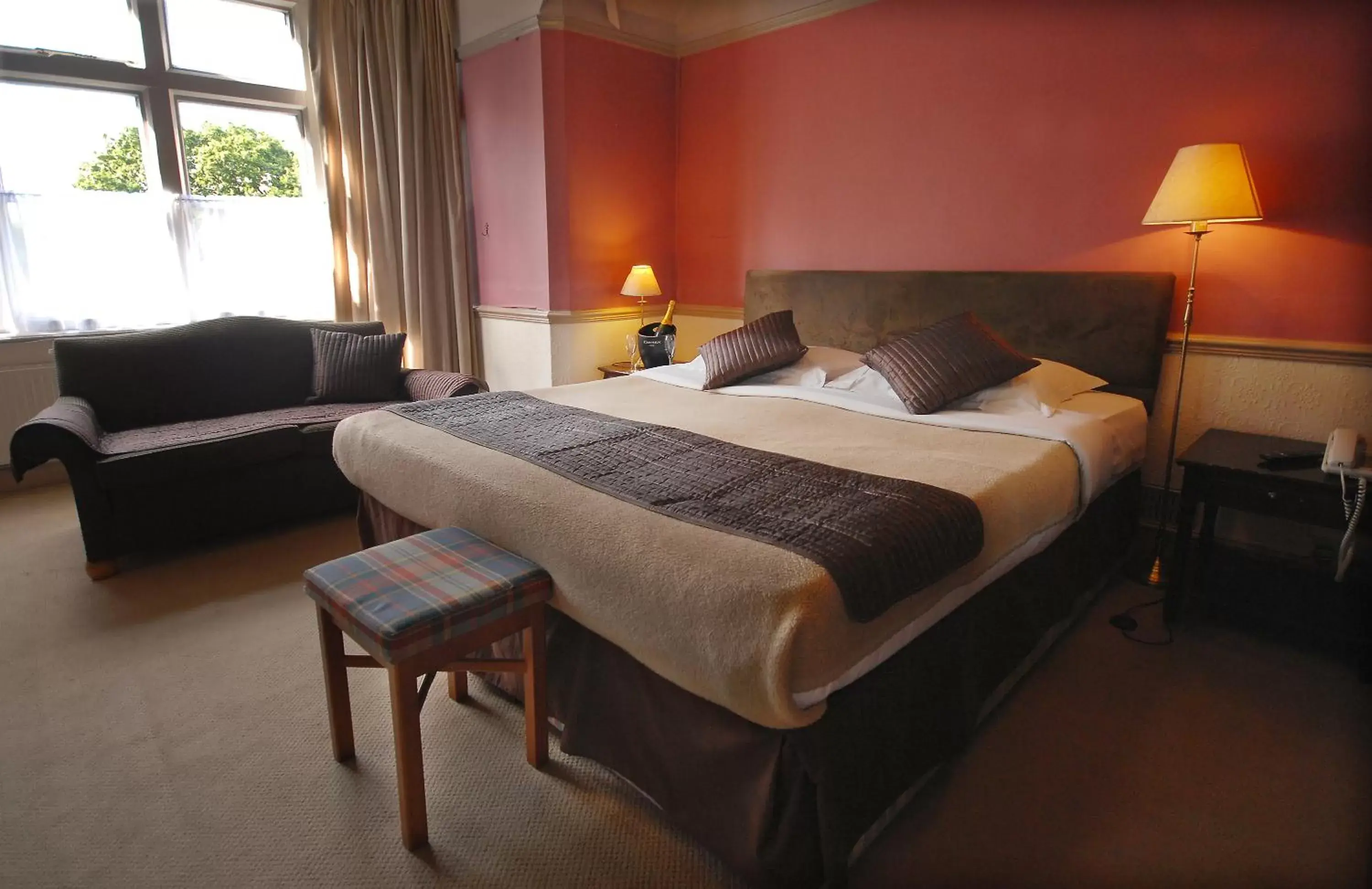 Bedroom, Bed in Tree Hotel at Iffley