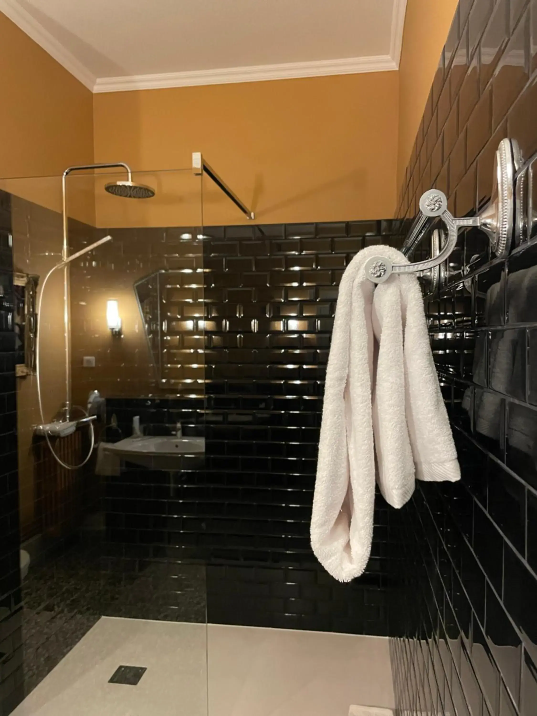 Bathroom in Hôtel Château des Jacobins