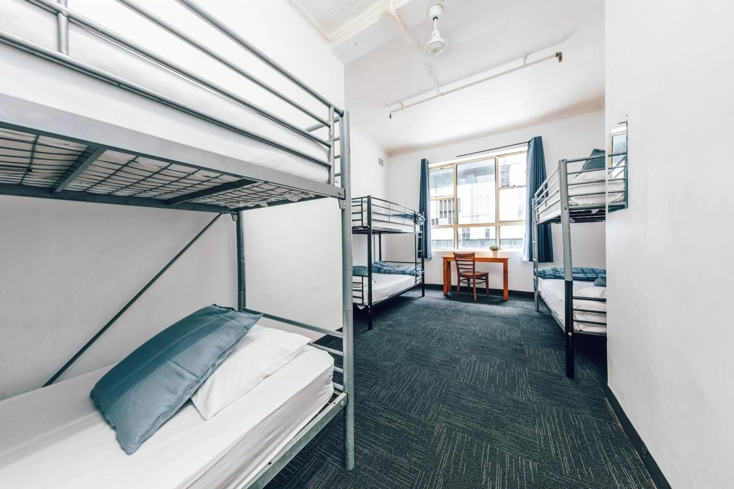 bunk bed, Bed in Maze Backpackers - Sydney