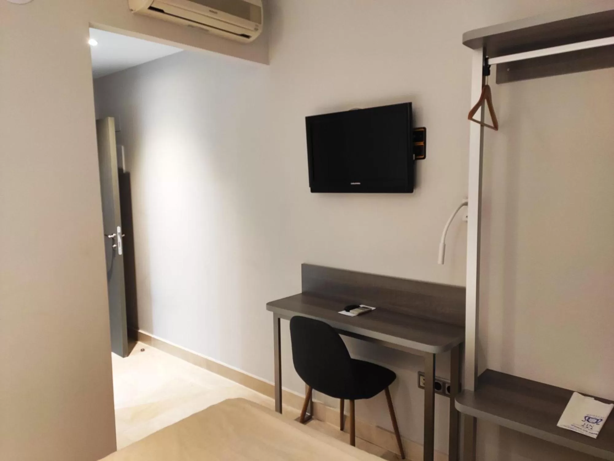 TV and multimedia in Hotel Ciudad de Navalcarnero