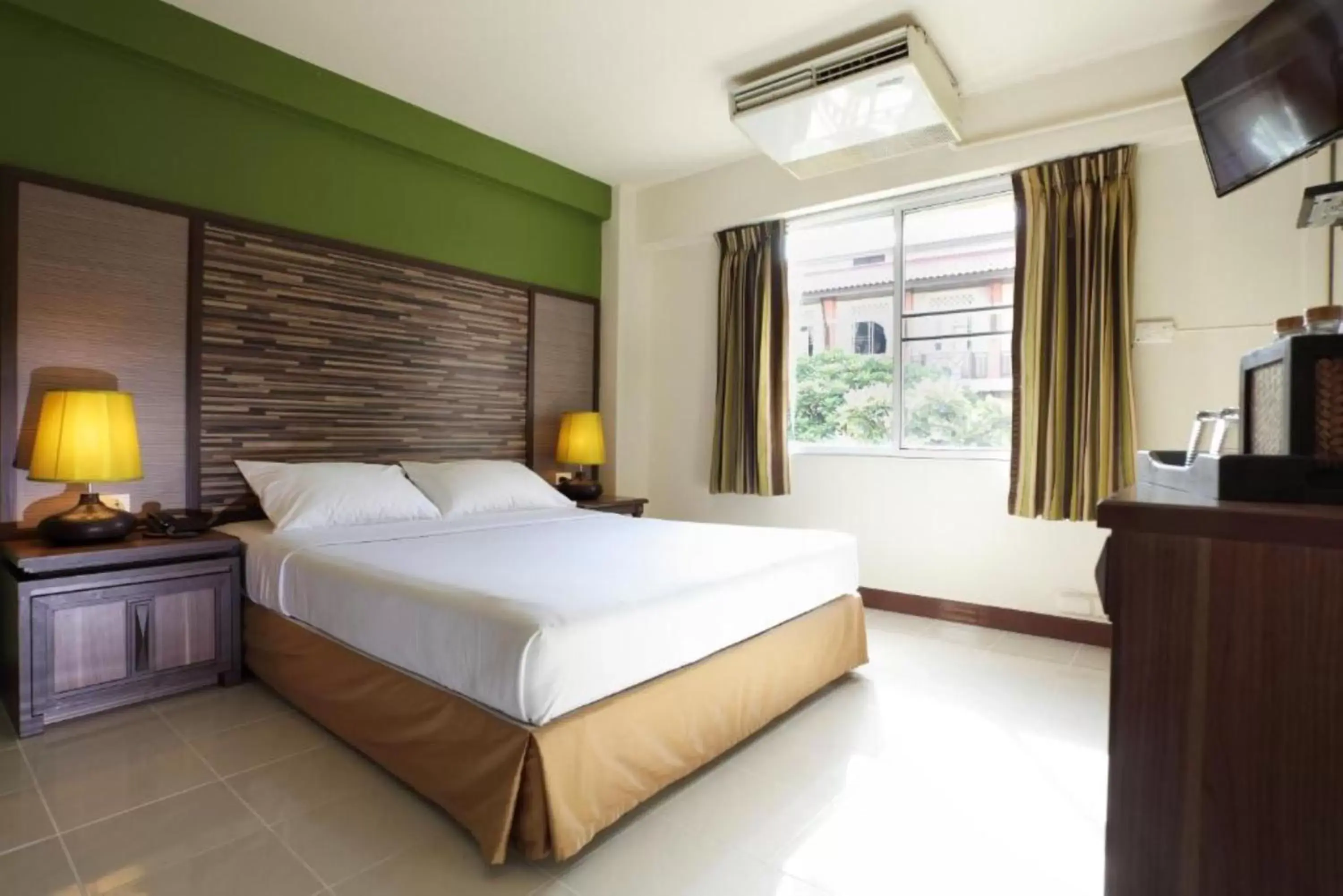 Property building, Bed in Rambuttri Village Plaza - SHA Extra Plus