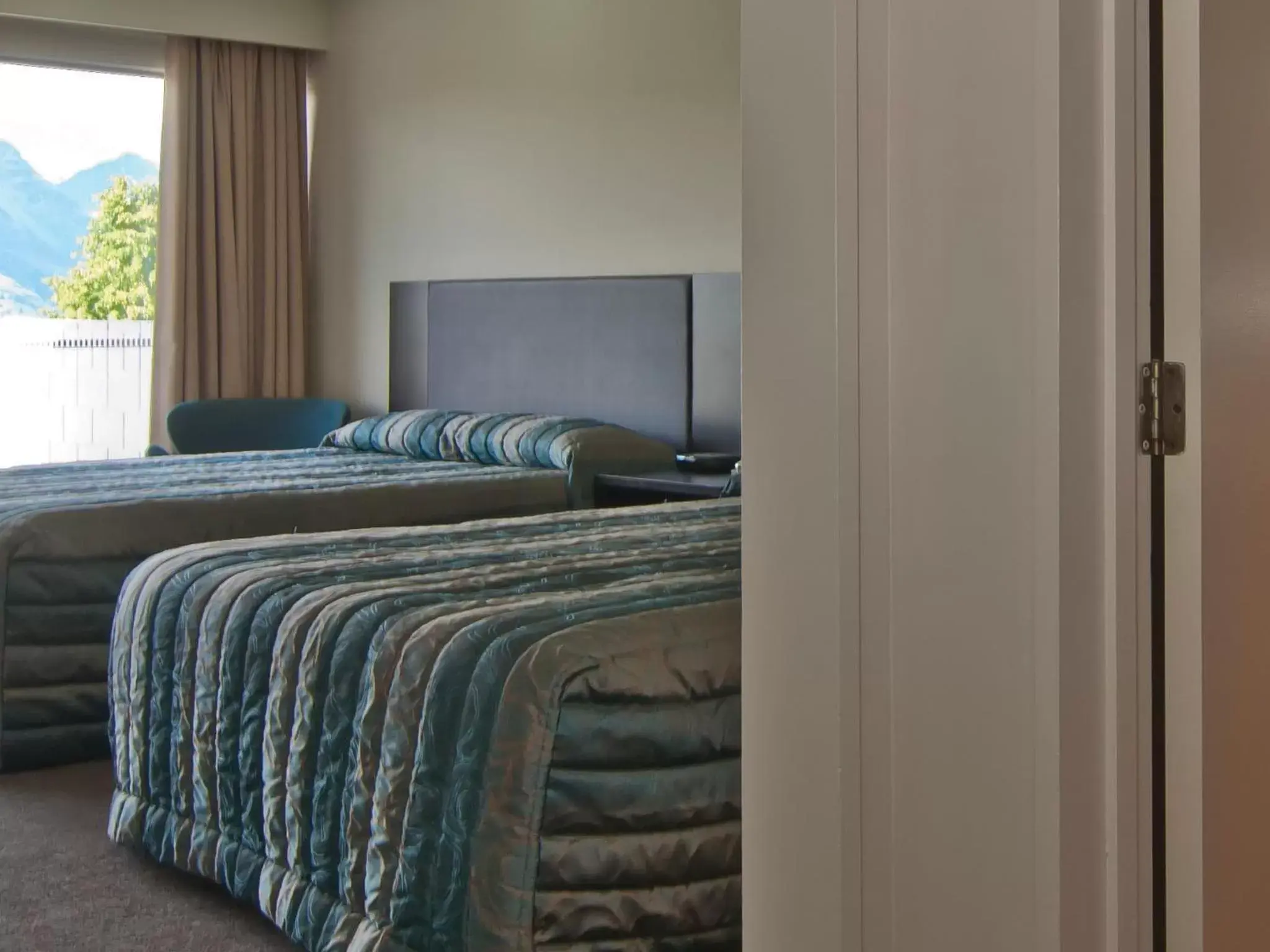 Bed in Copthorne Hotel & Apartments Queenstown Lakeview