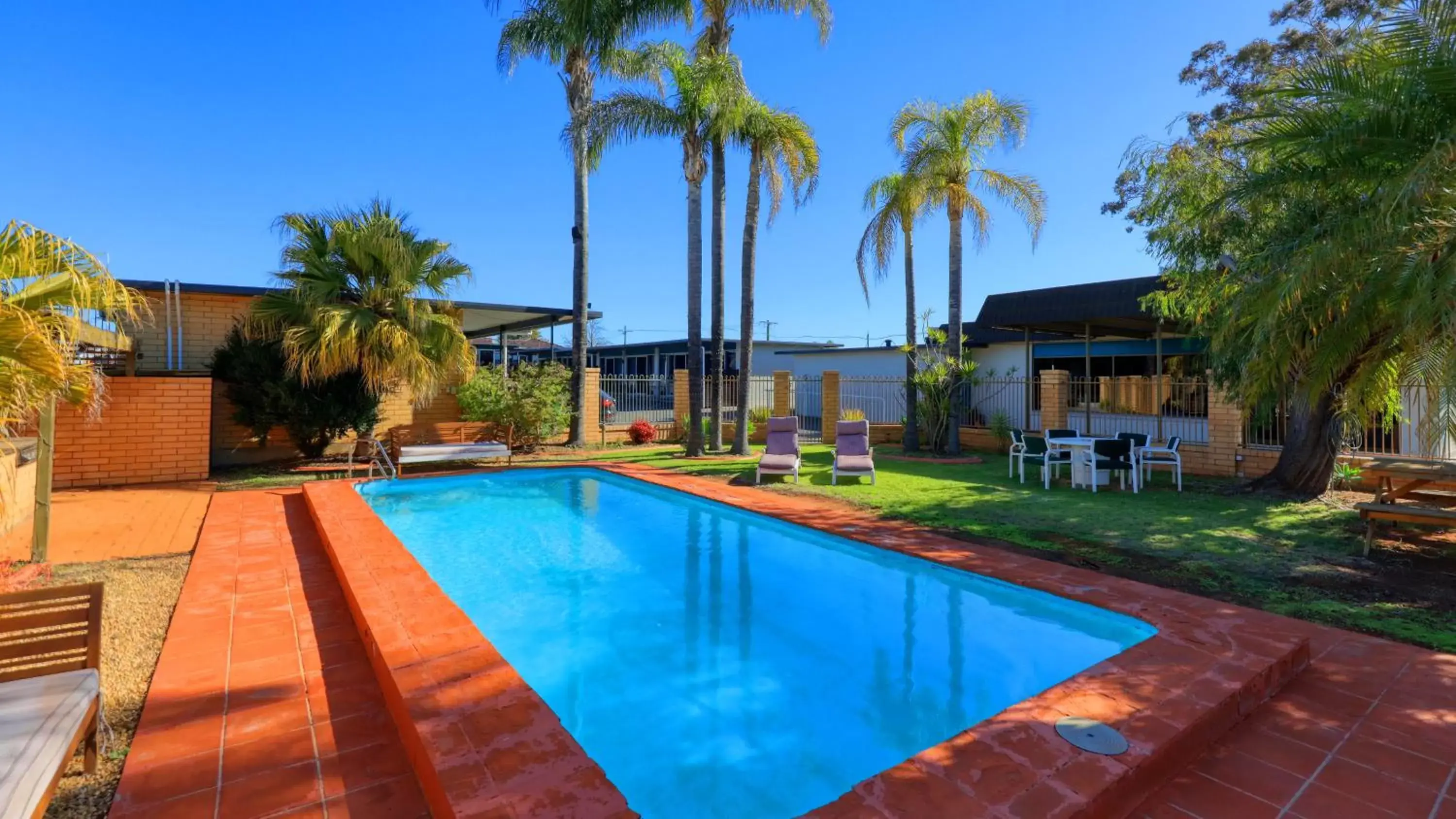 Day, Swimming Pool in Hilltop Motel