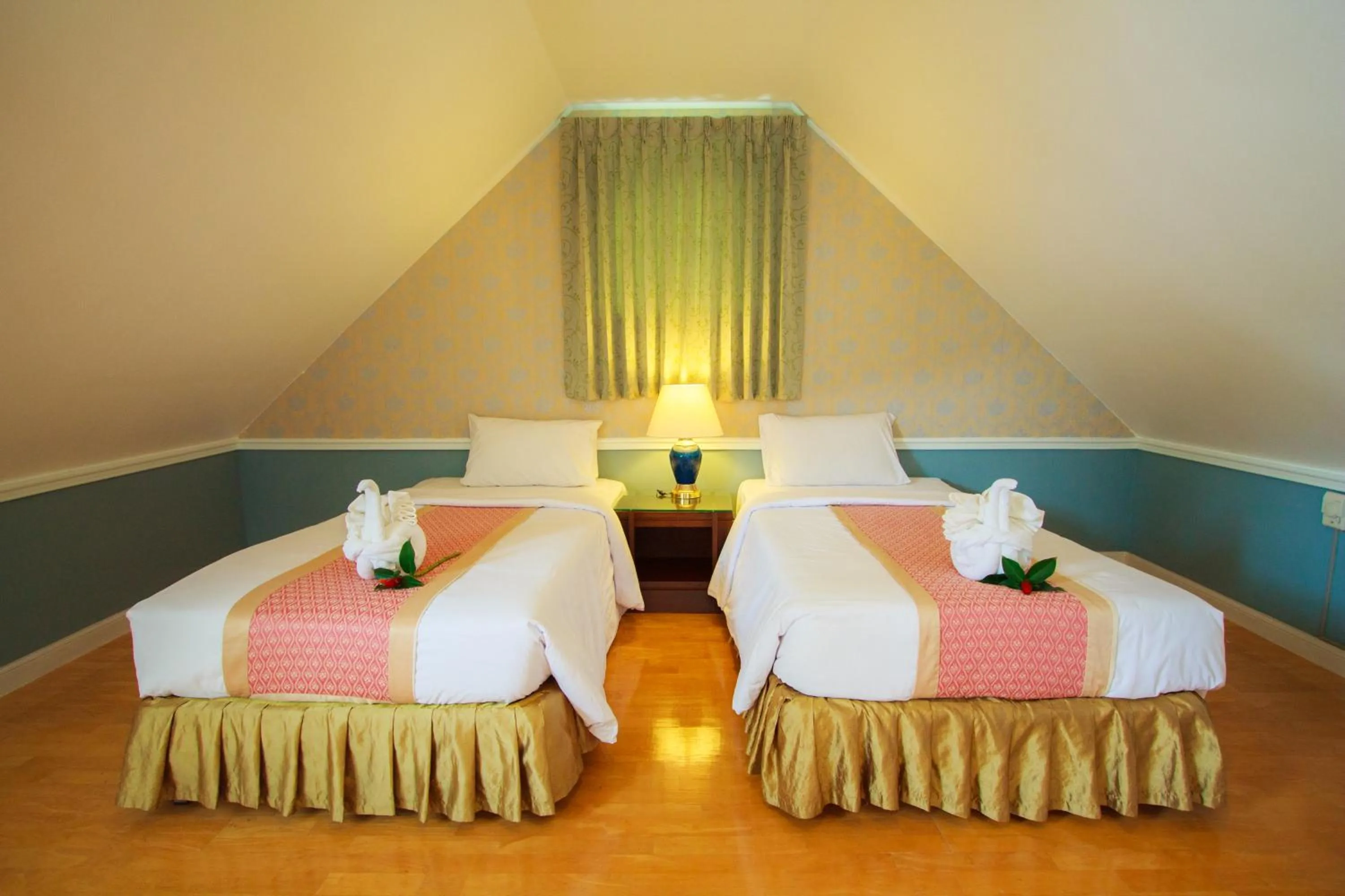 Decorative detail, Bed in Brookside Valley Resort