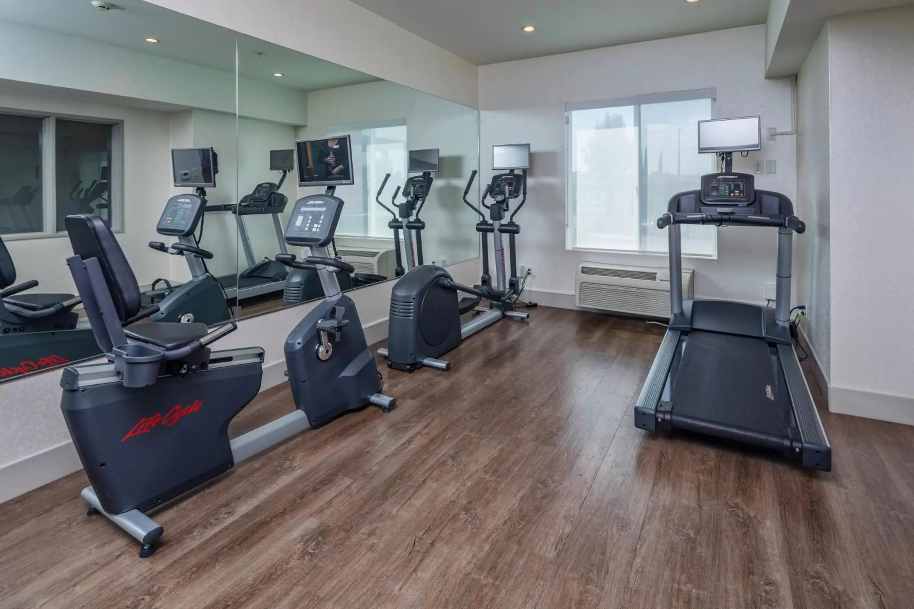 Fitness centre/facilities in Holiday Inn Express Hotel & Suites Modesto-Salida by IHG Fitness centre/facilities in Holiday Inn Express Hotel & Suites Modesto-Salida by IHG