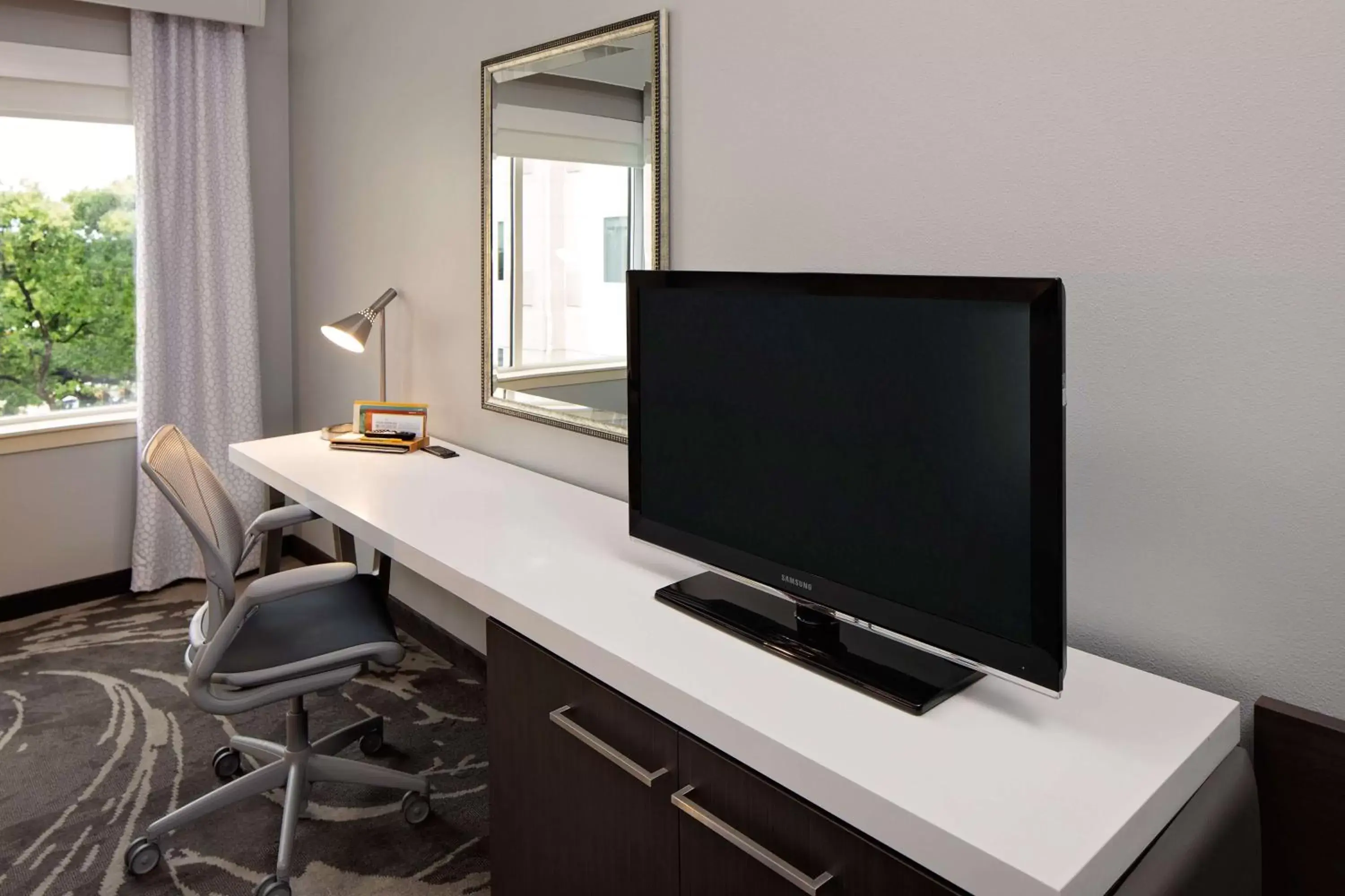 Bedroom, TV/Entertainment Center in Hilton Garden Inn DFW Airport South