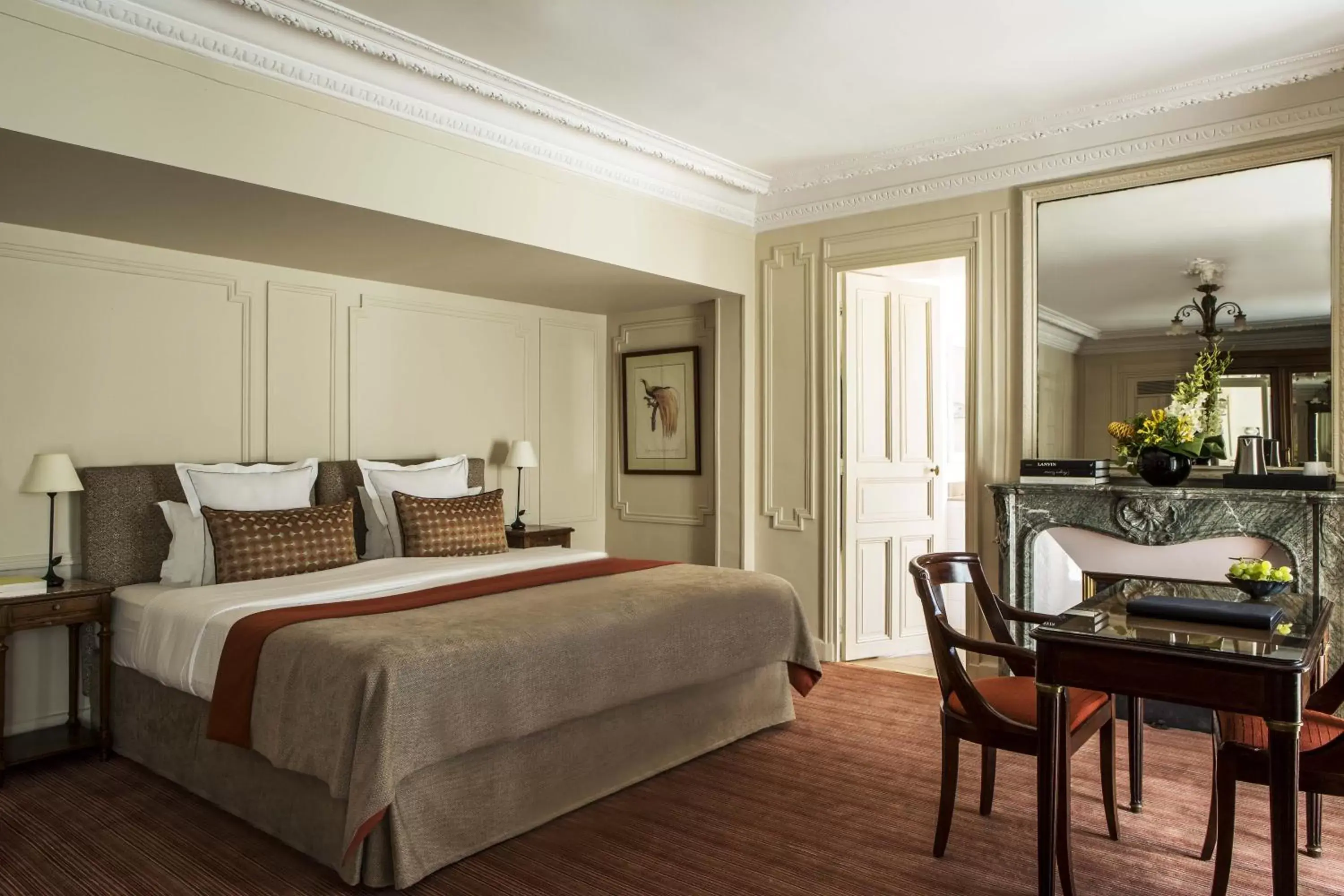 Bed in Hôtel Brighton - Esprit de France