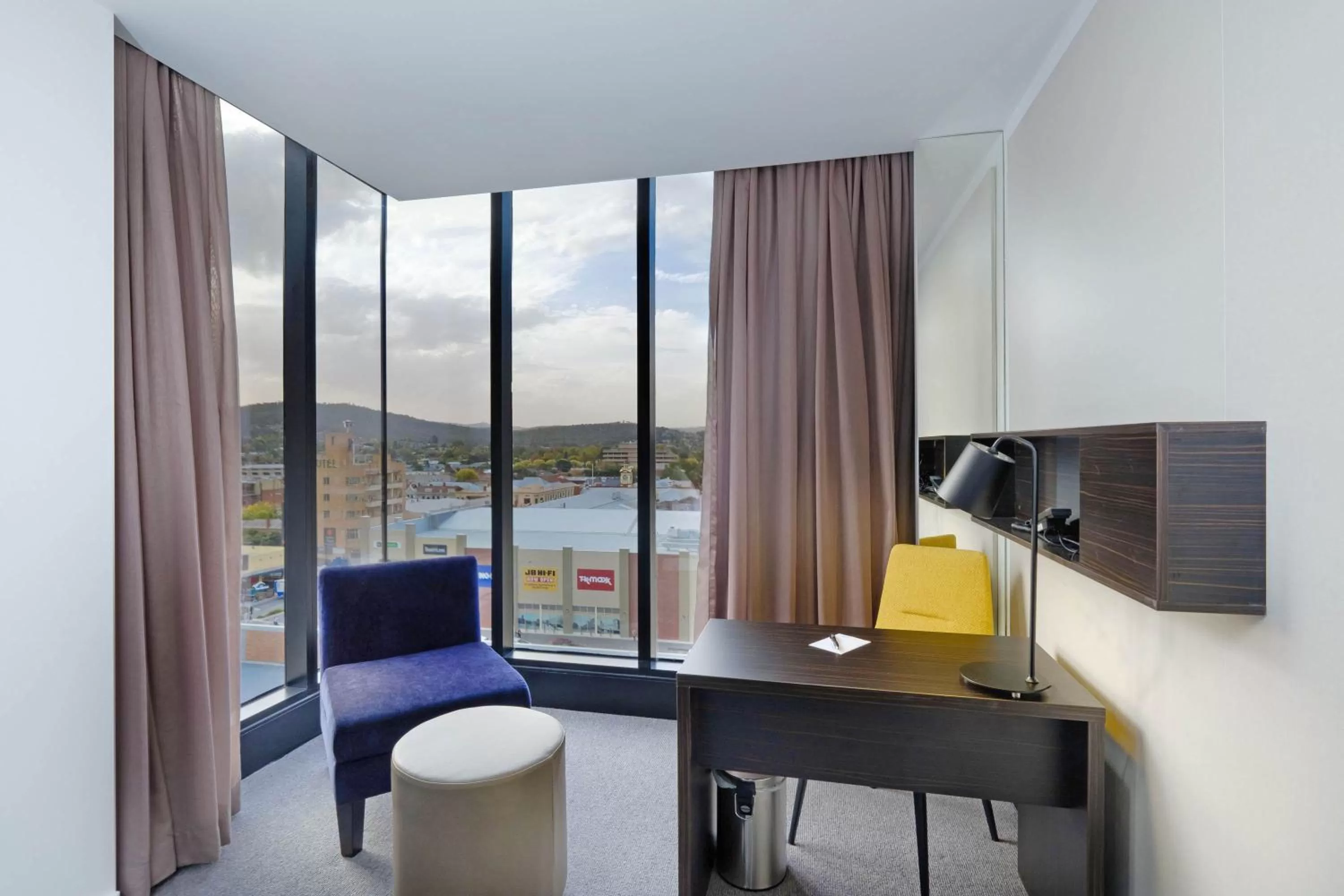 Living room in Mantra Albury