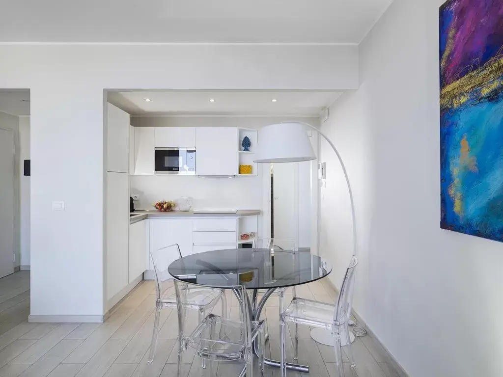 Kitchen/Kitchenette in Isola Bella Infinity Suites