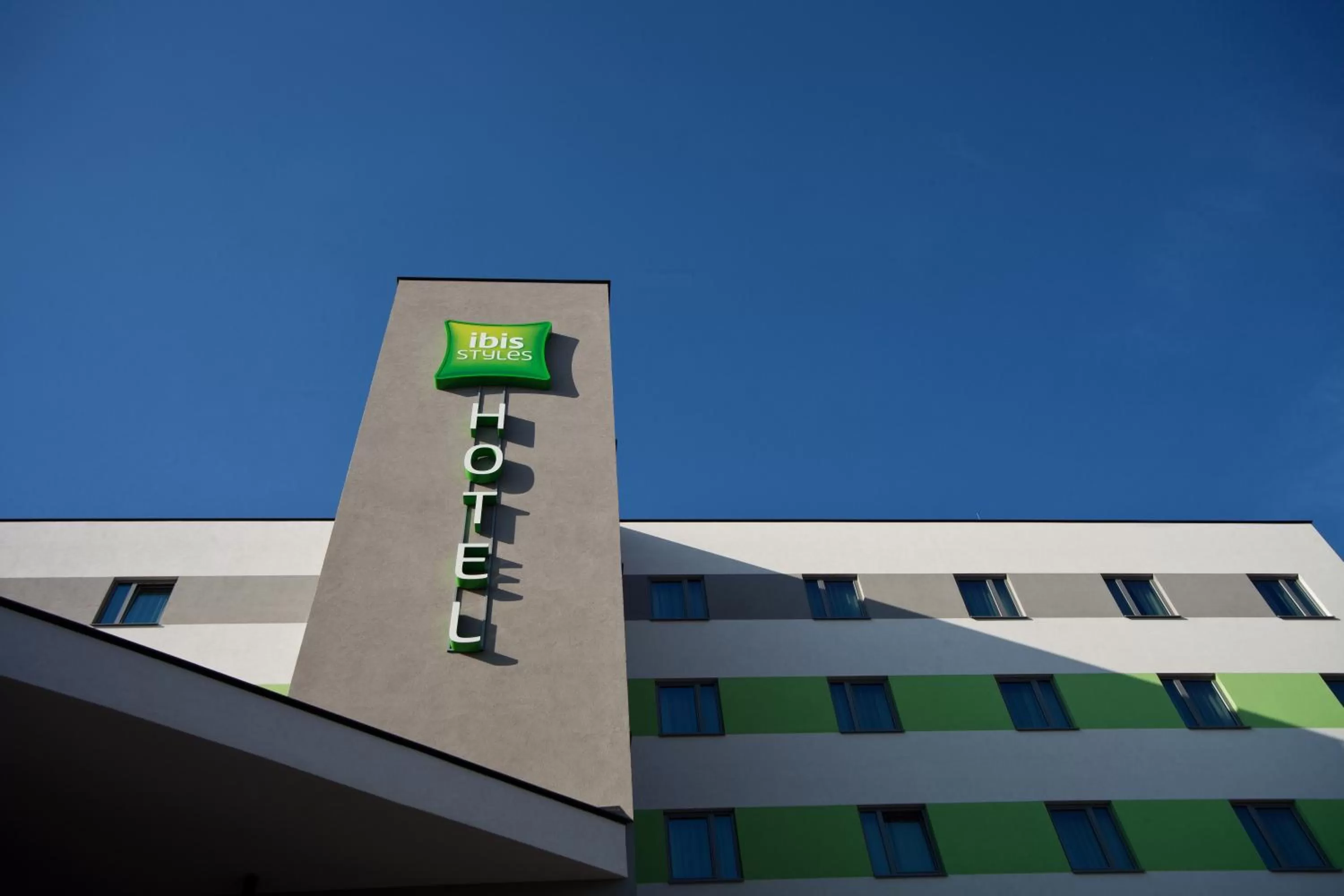 Facade/entrance in ibis Styles Parndorf Neusiedler See