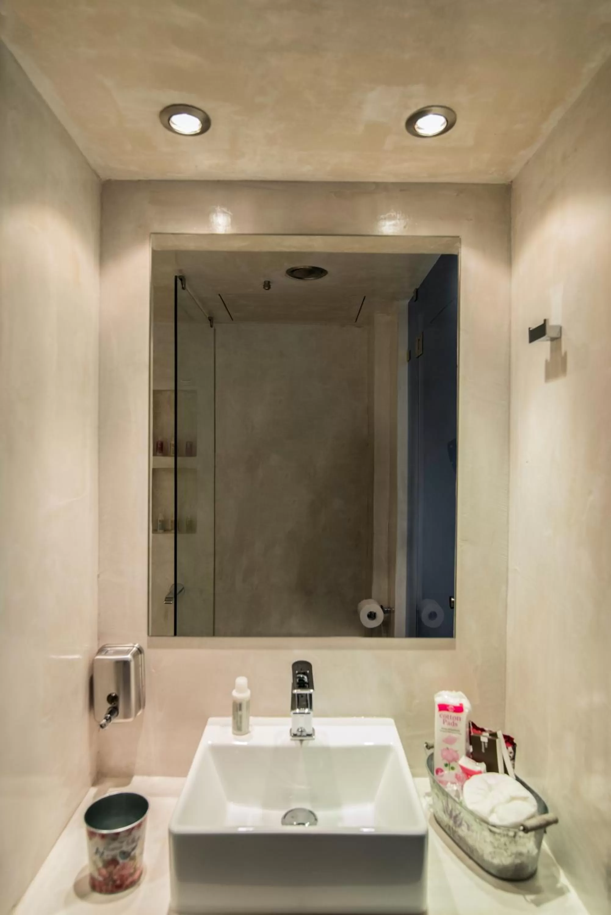 Bathroom in AthinA STREETAPARTMENTS