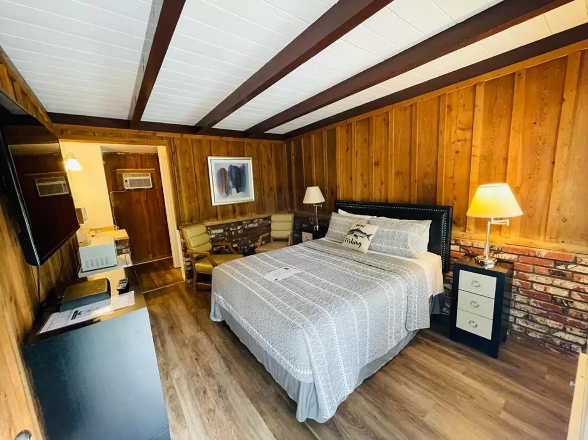 Bed in Riverfront Lodging