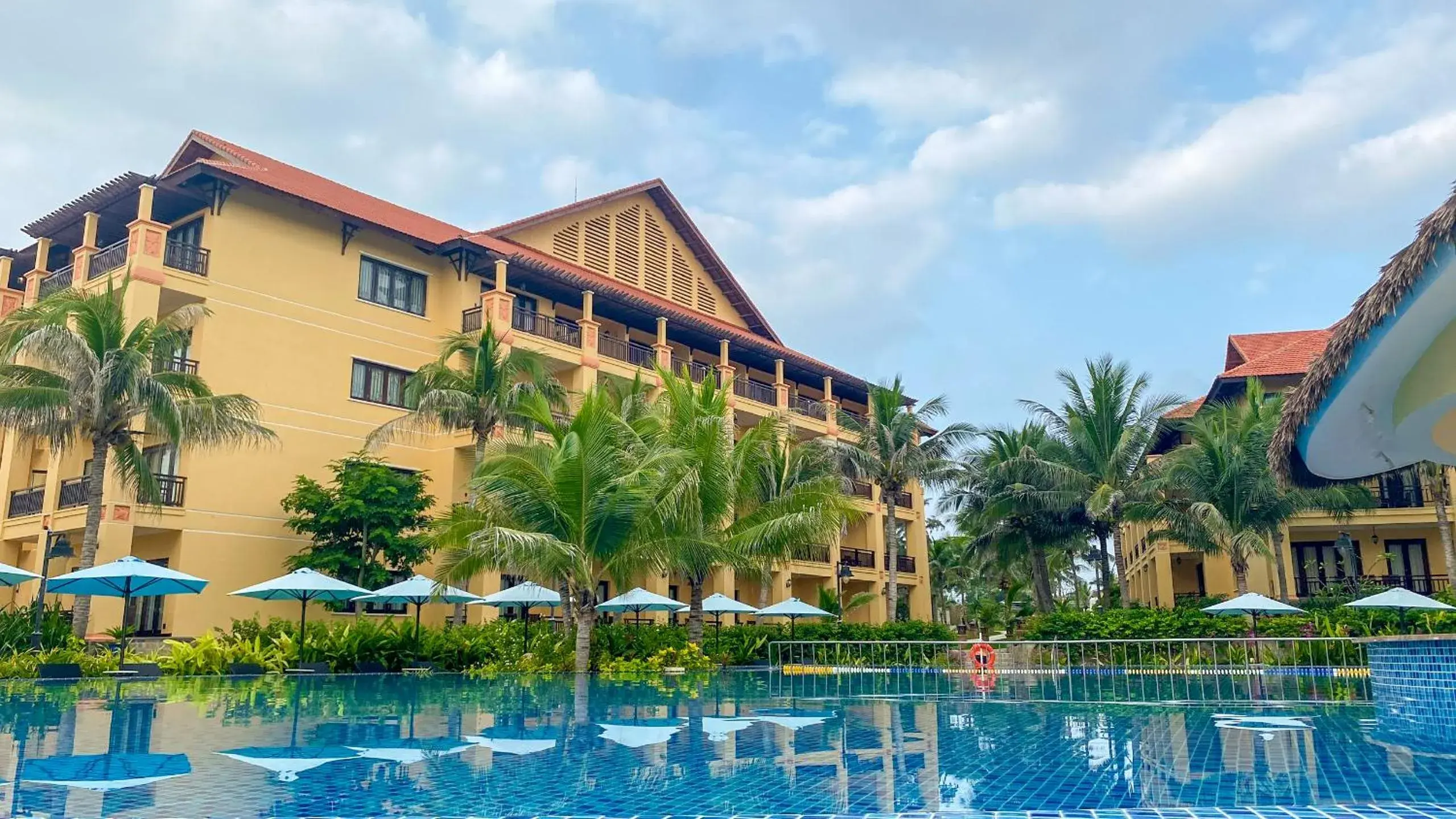 Swimming pool, Property Building in Pandanus Resort