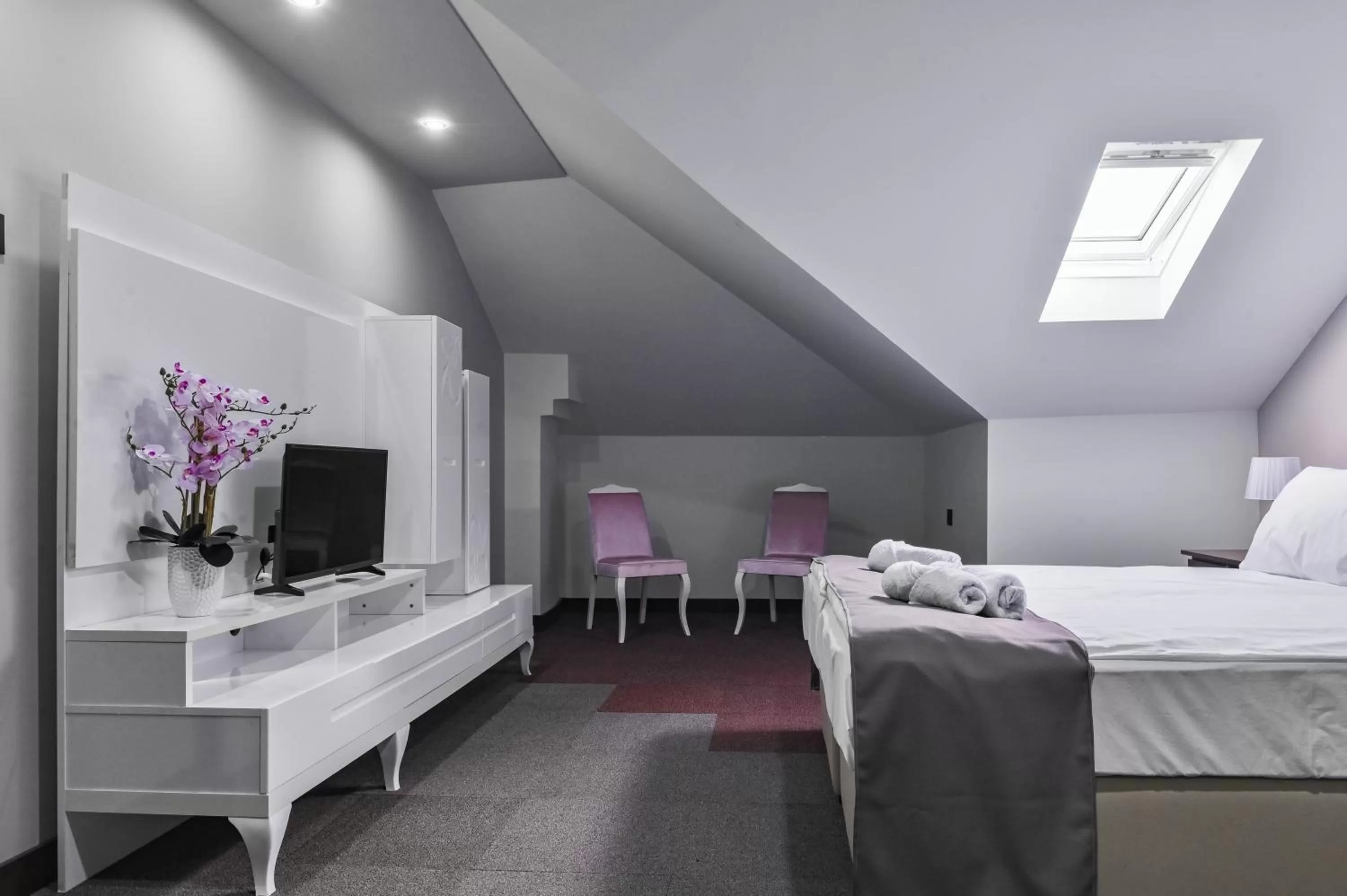 Bed in Garni Hotel Aline