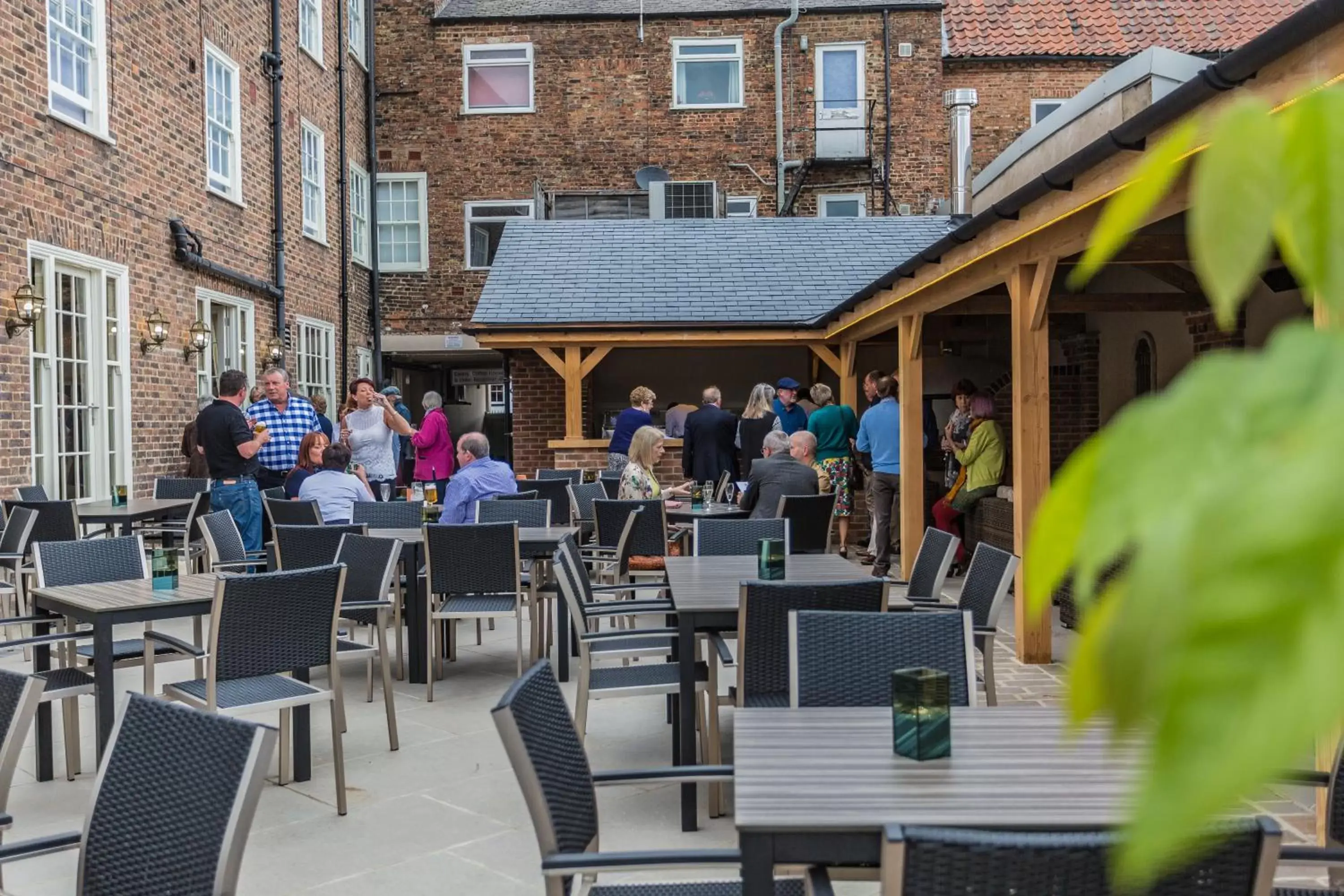 Patio, Restaurant/Places to Eat in The Golden Fleece Hotel, Thirsk, North Yorkshire