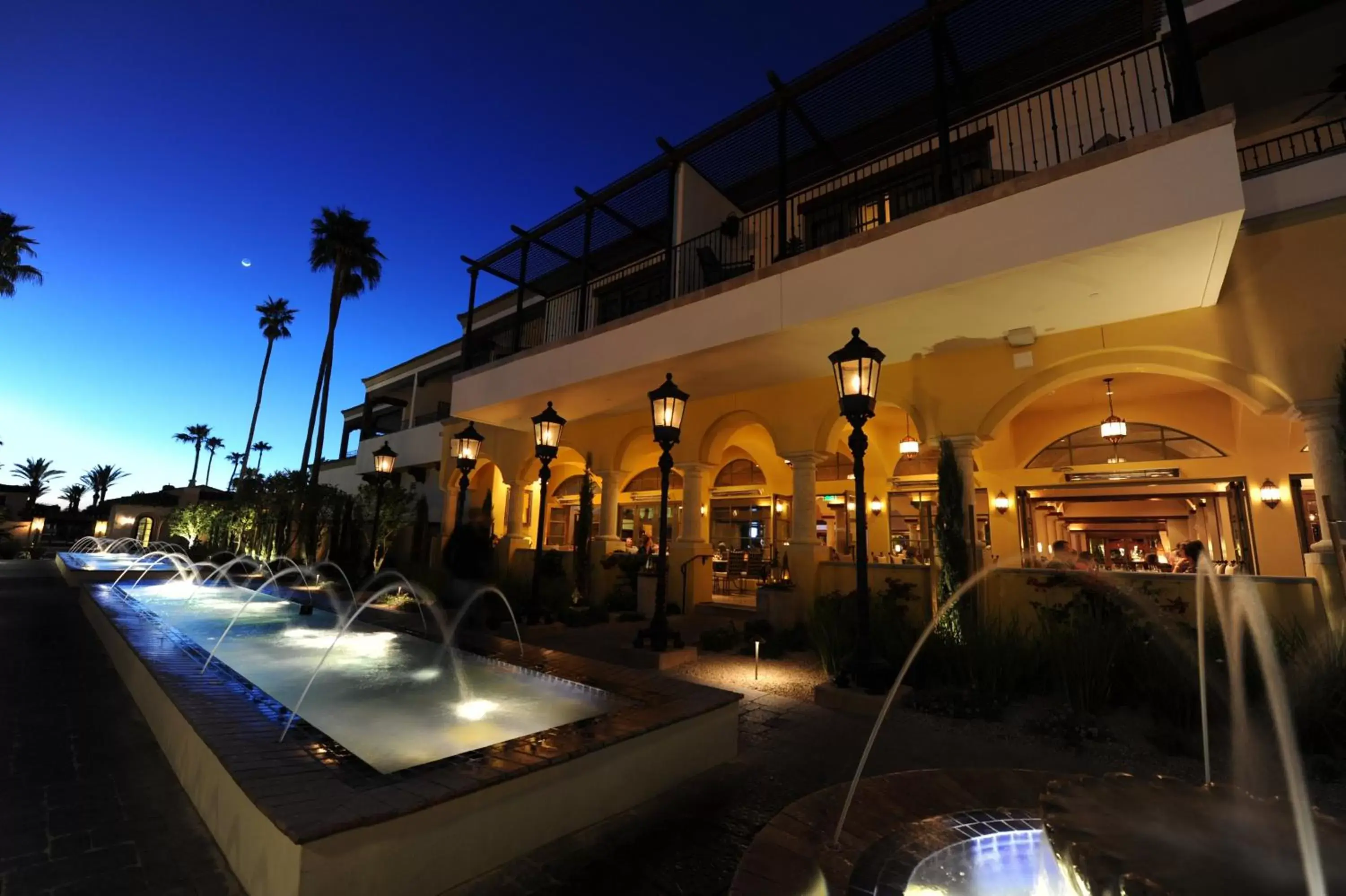 Restaurant/places to eat, Swimming Pool in Omni Scottsdale Resort & Spa at Montelucia