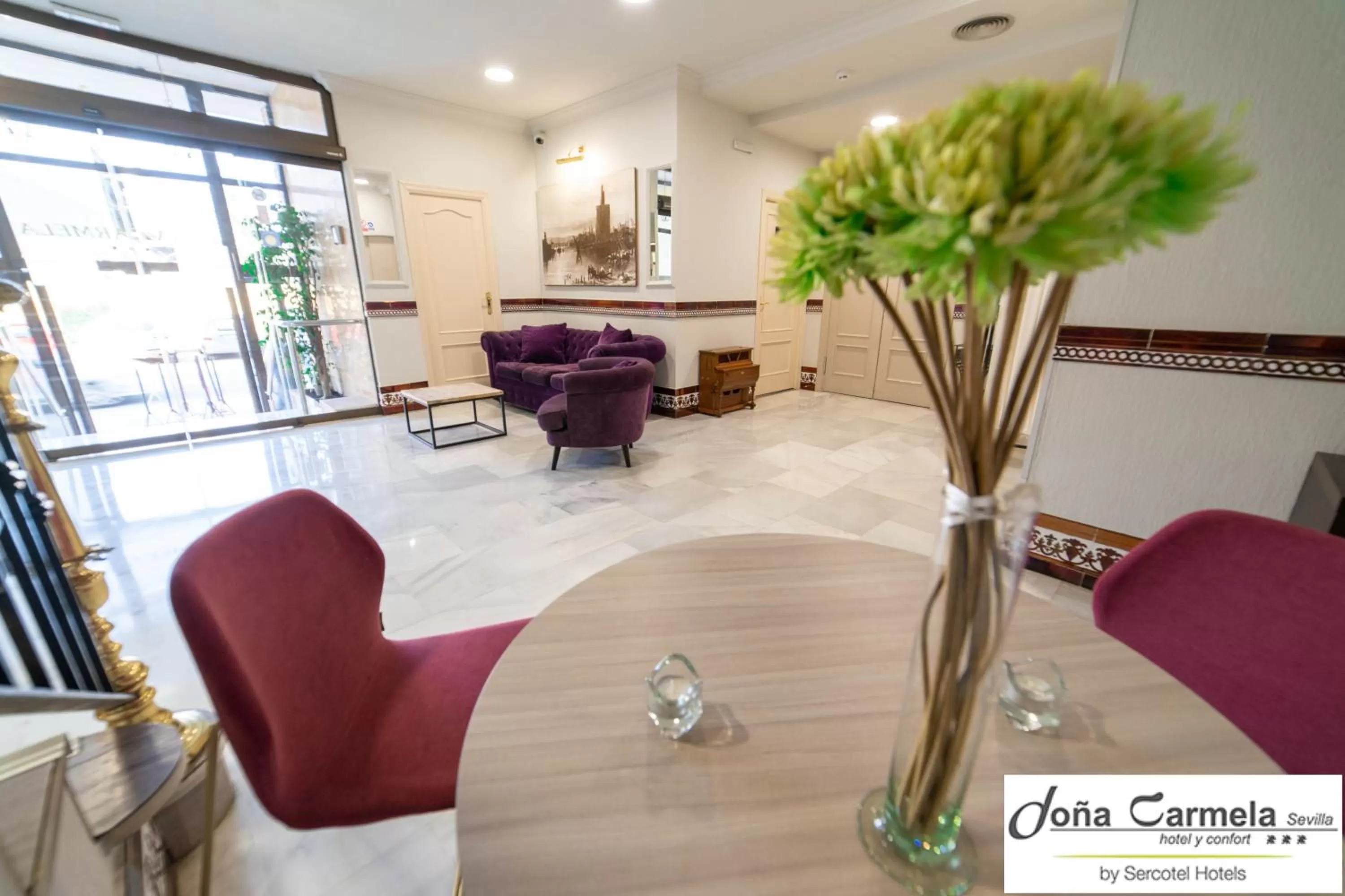 Lobby or reception in Hotel Sercotel Doña Carmela