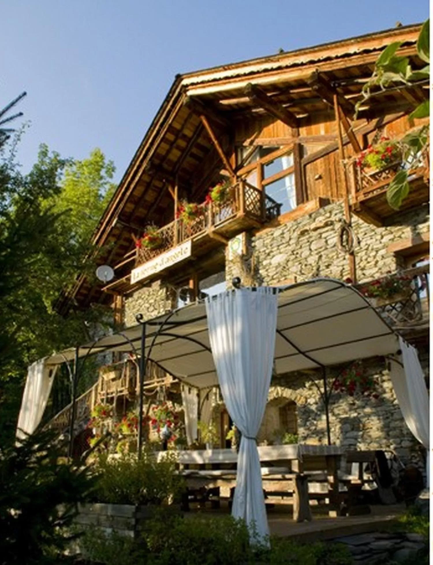 Facade/entrance, Property Building in La Ferme d'Angele