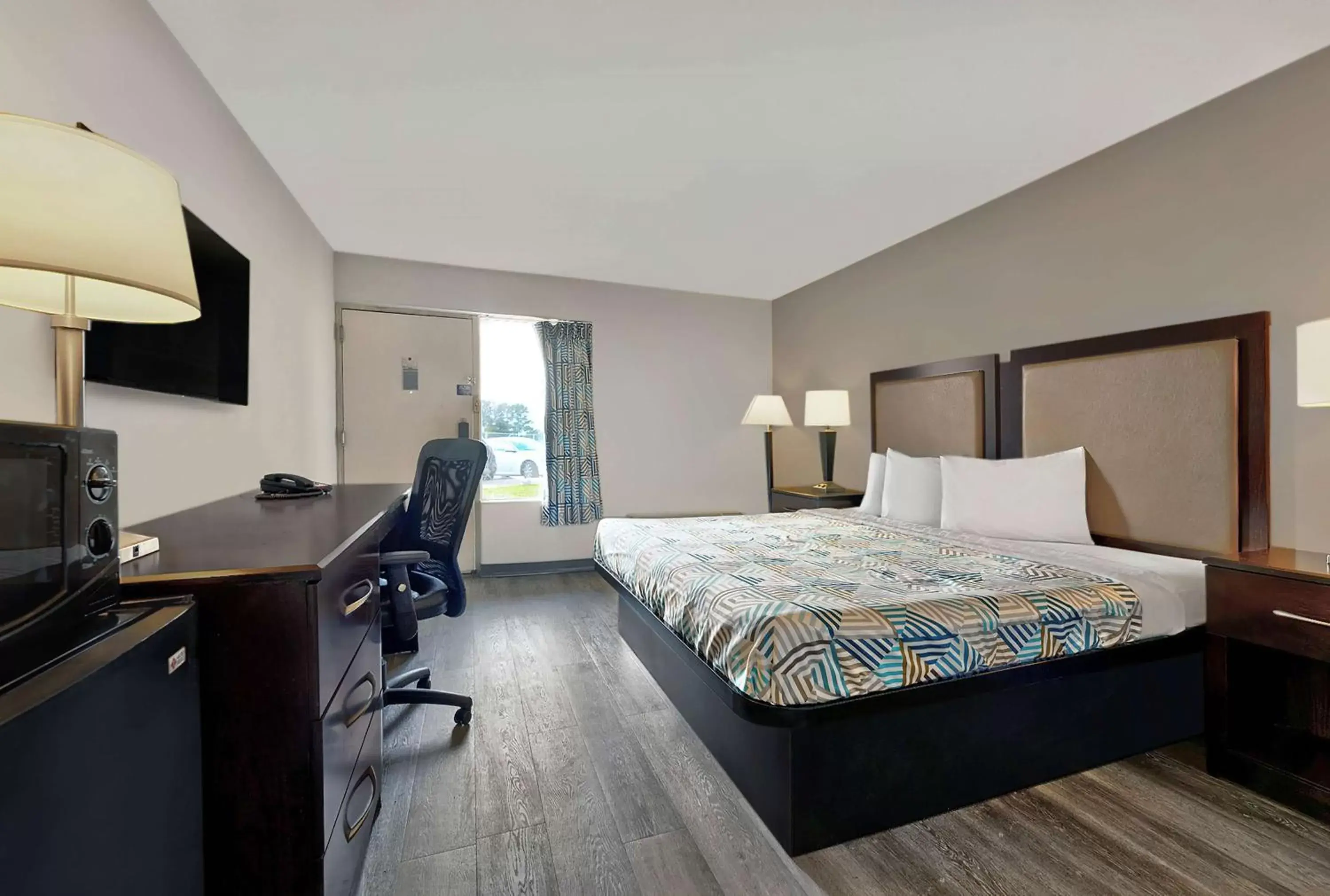 Double Room - Smoking in Motel 6 McDonough, GA Double Room - Smoking in Motel 6 McDonough, GA