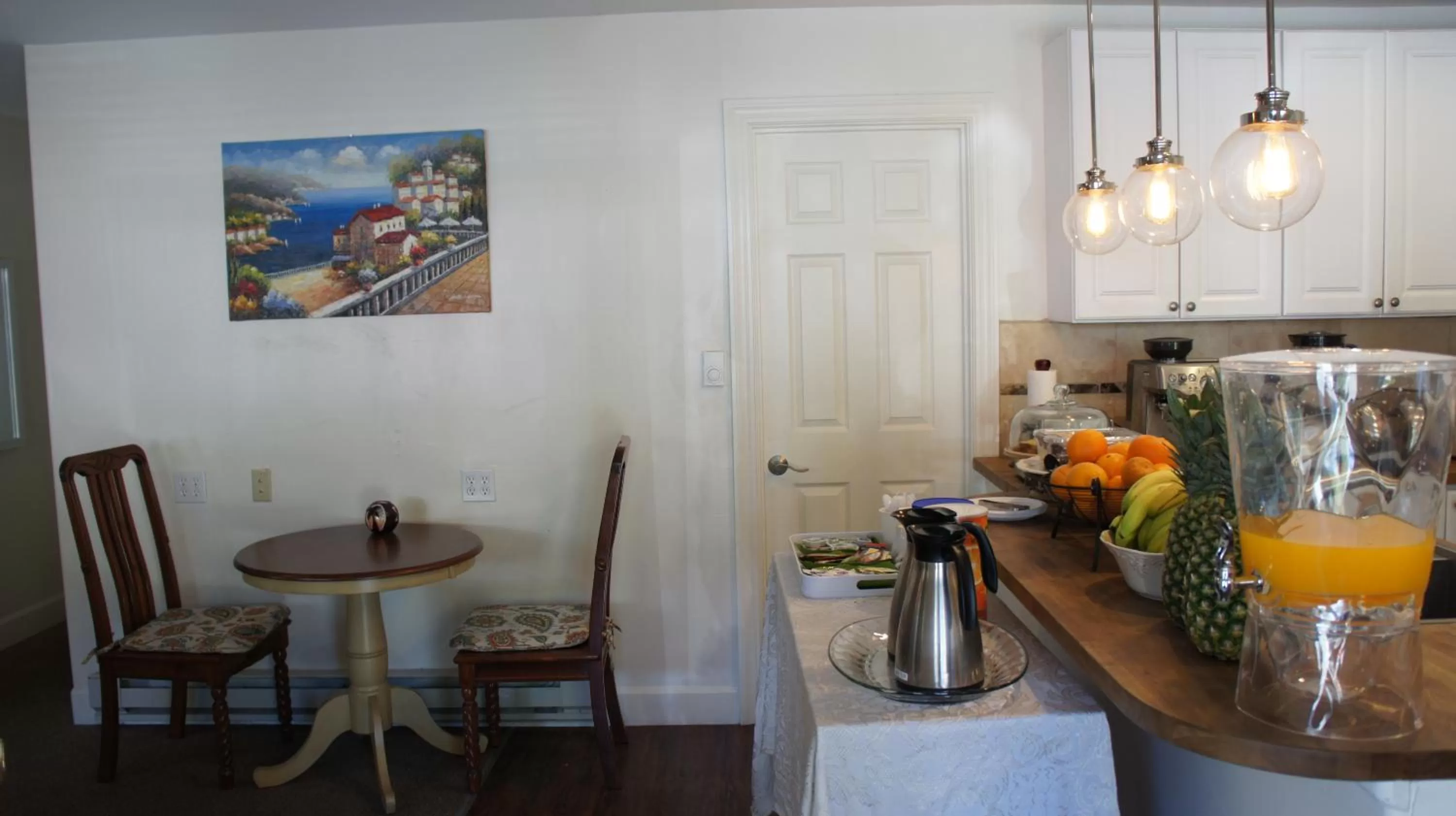 Communal kitchen in Paradice Motel