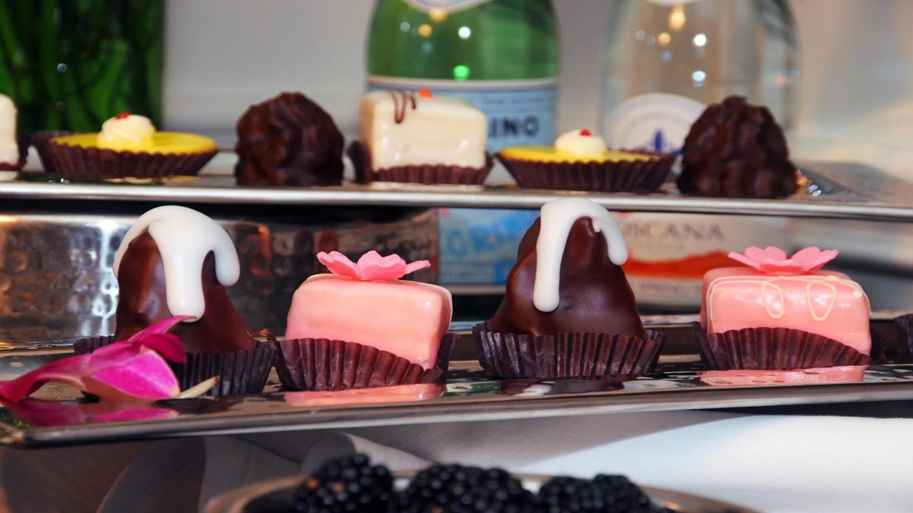 Restaurant/places to eat in InterContinental Kansas City at the Plaza by IHG