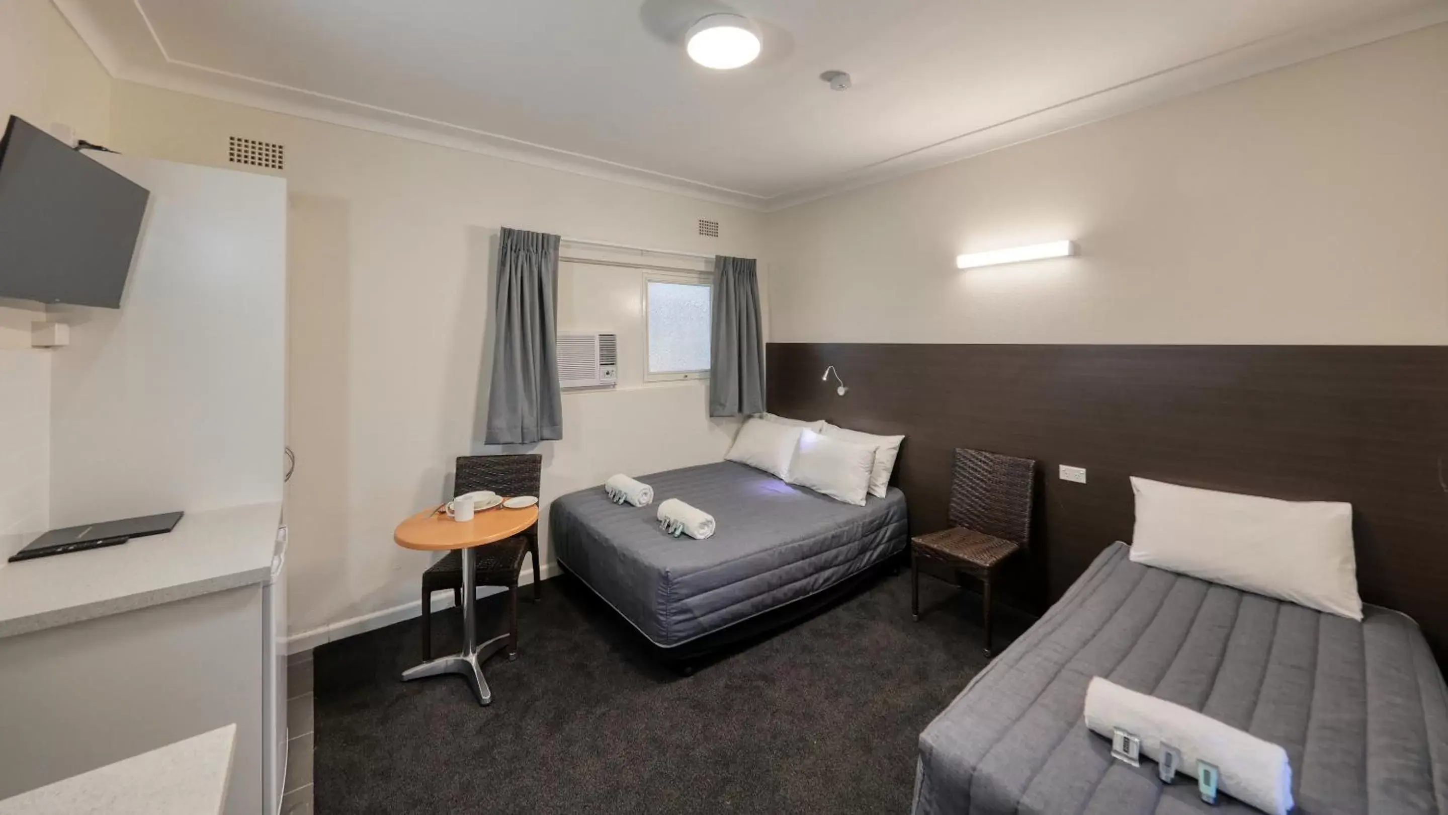 Photo of the whole room in Cowra Motor Inn
