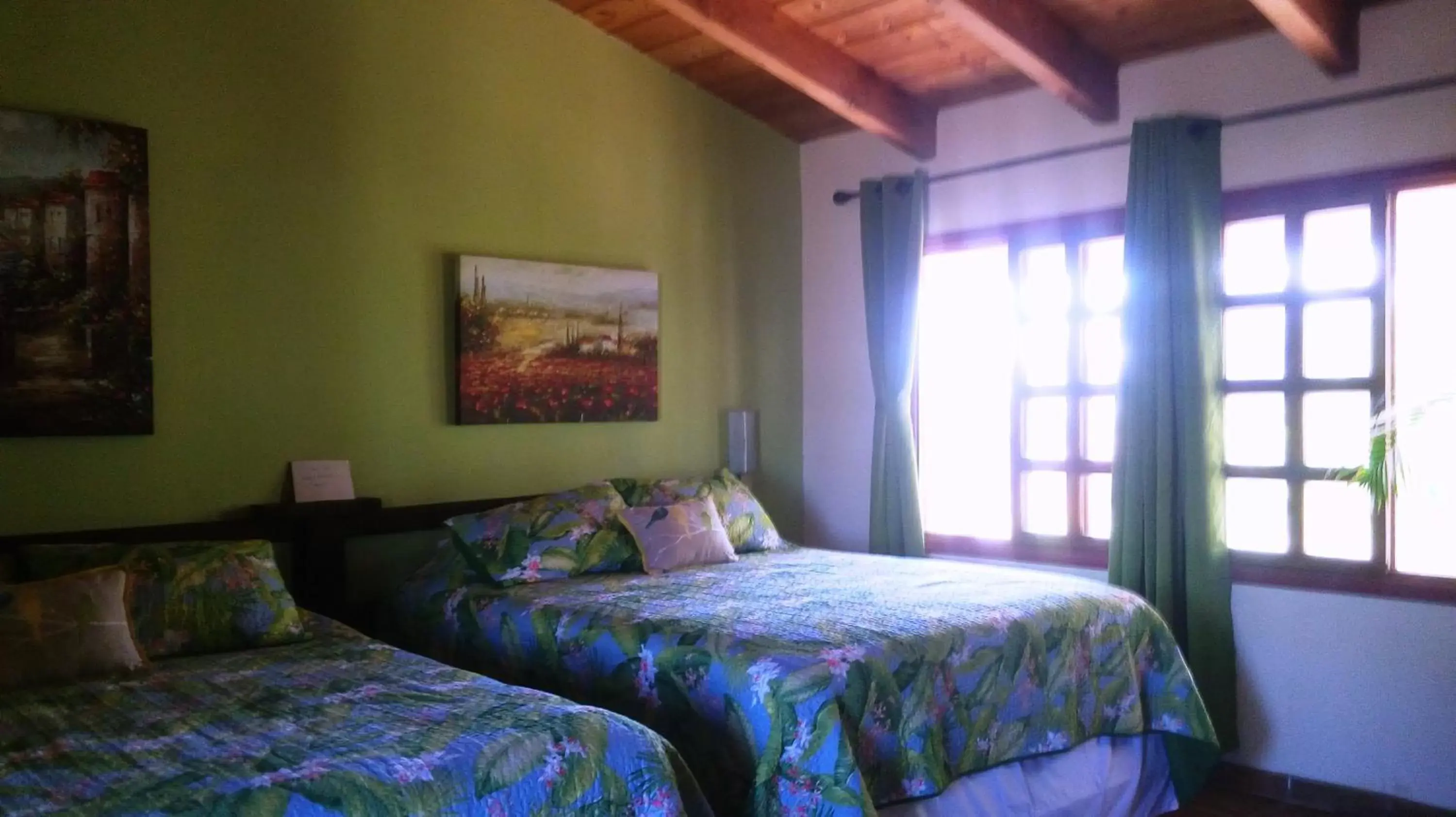 Photo of the whole room, Bed in Hacienda Rancho Santini