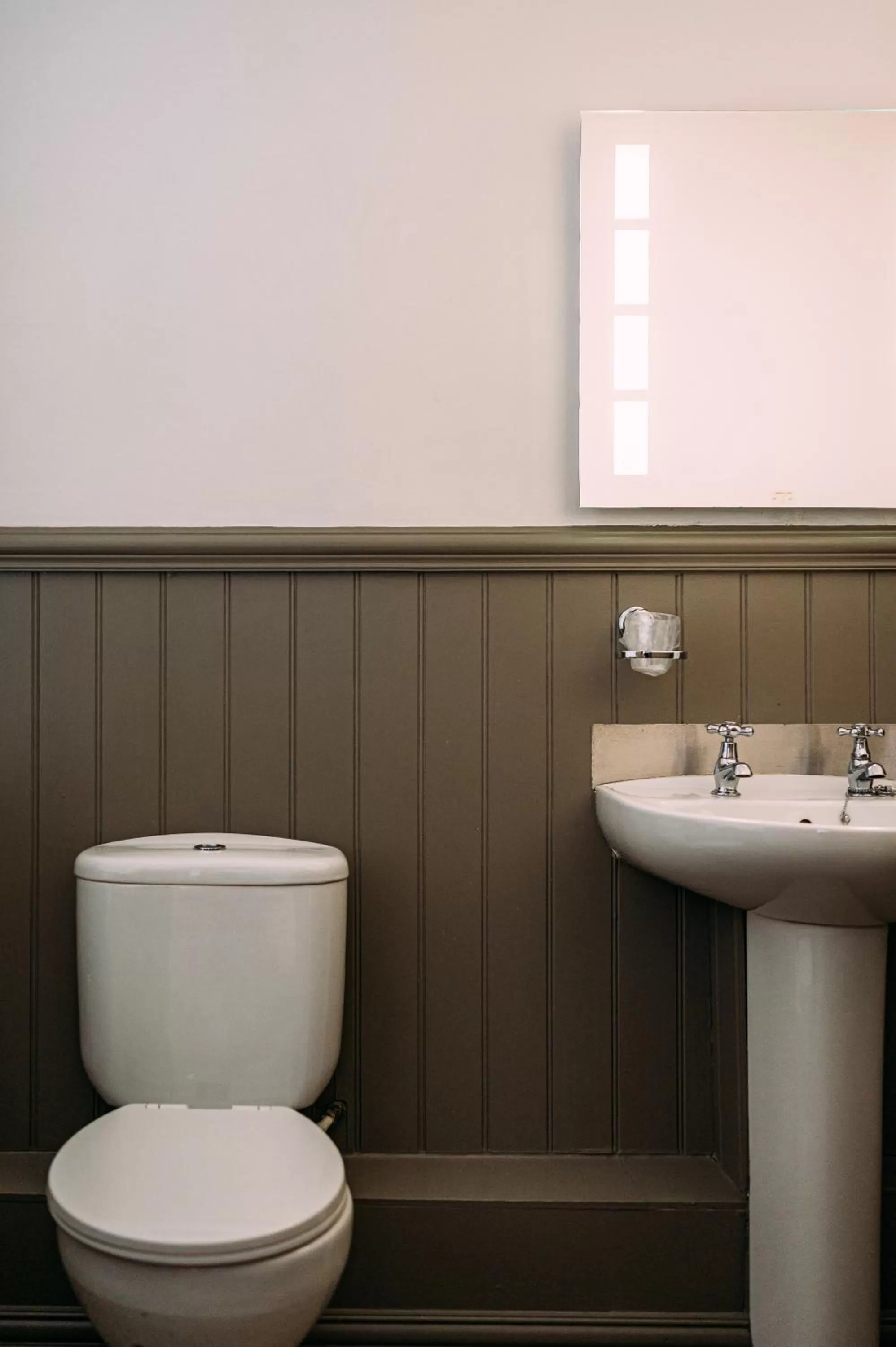 Bathroom in The Queens Hotel