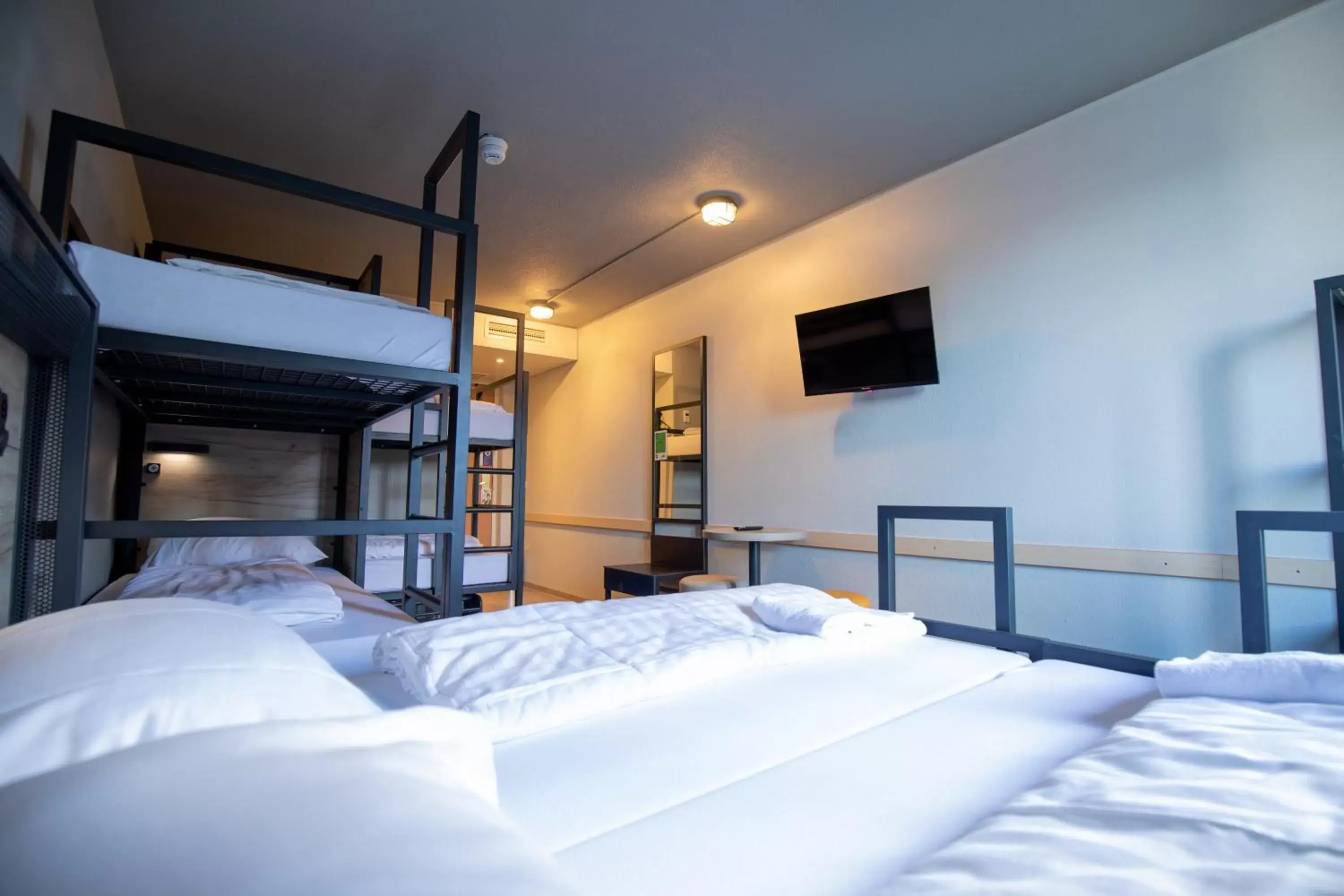 TV and multimedia, Bed in a&o Rotterdam City TV and multimedia, Bed in a&o Rotterdam City