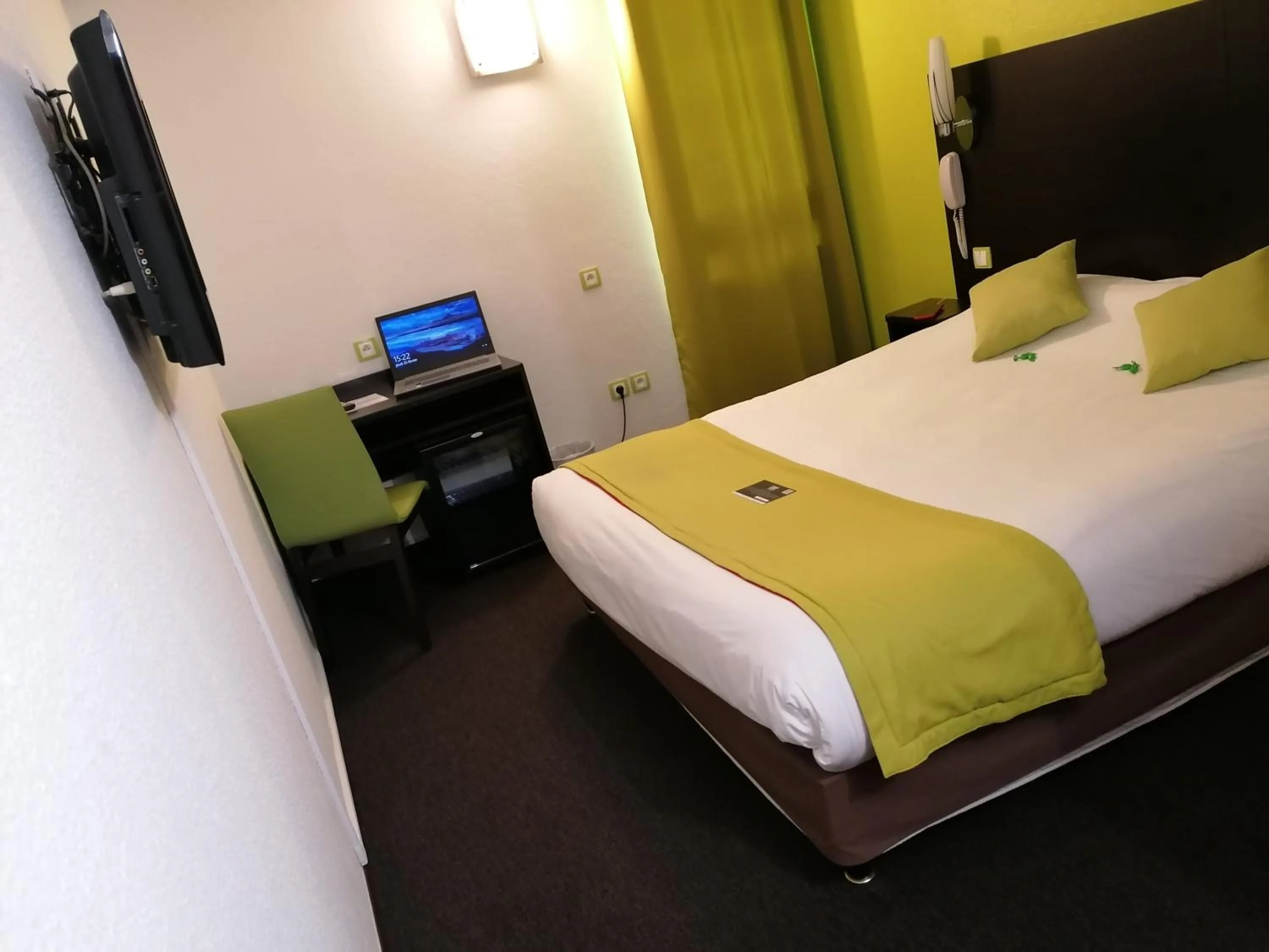 Bed in Enzo Hotels Vierzon by Kyriad Direct