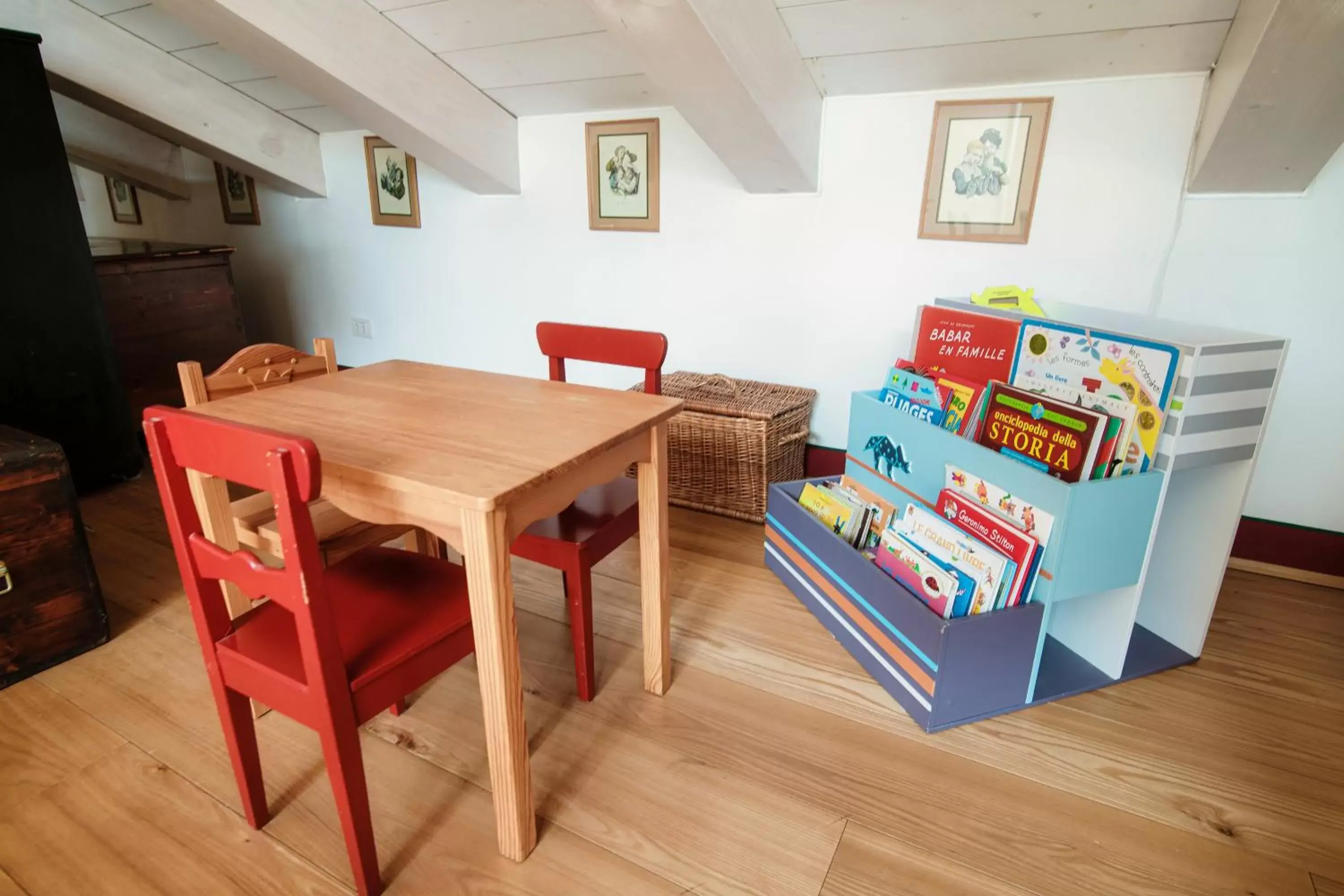 Children play ground, Dining Area in Castello di Brusata Apartment