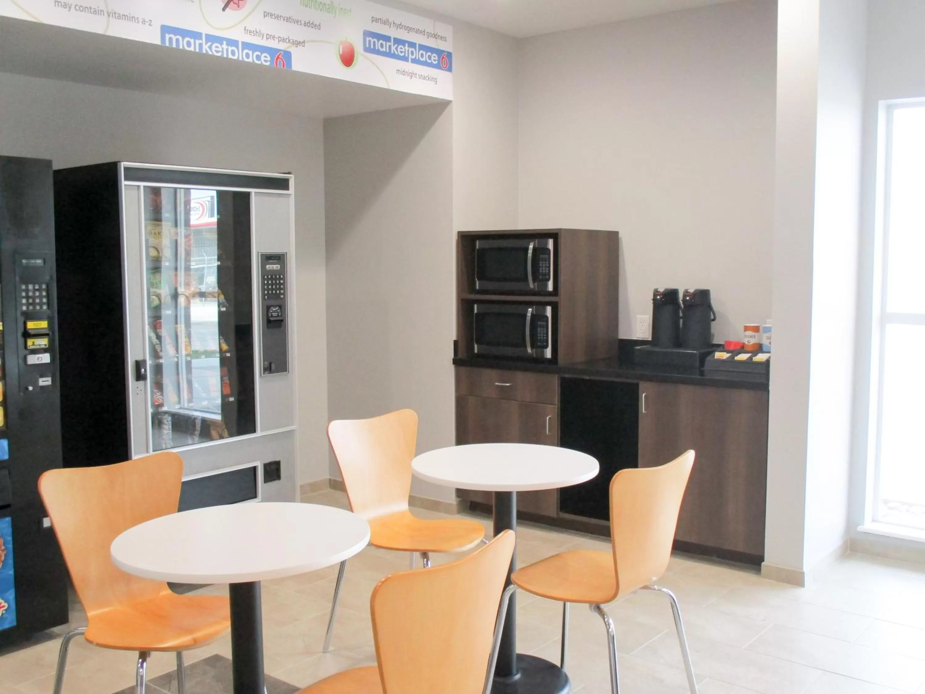 Restaurant/places to eat in Motel 6 Fort Worth, TX - North - Saginaw