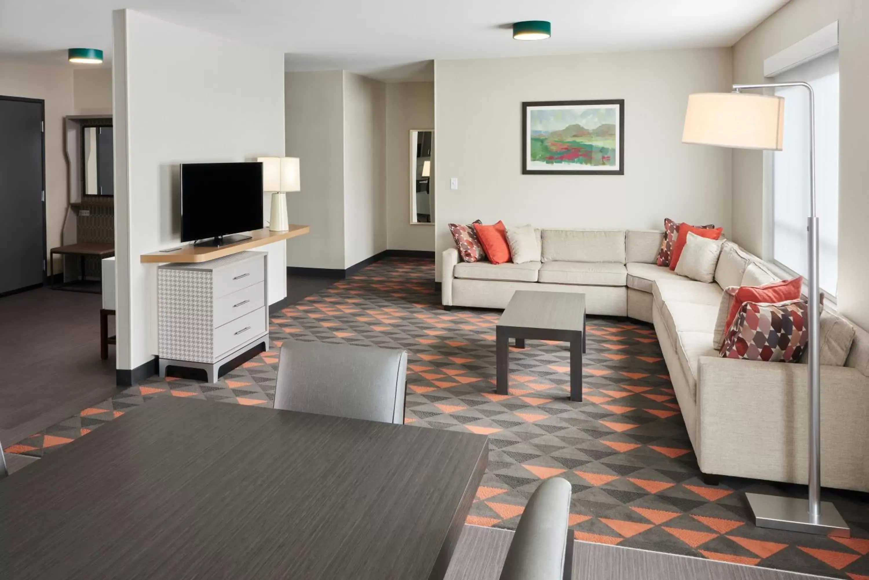 Photo of the whole room, Seating Area in Holiday Inn & Suites Philadelphia W - Drexel Hill, an IHG Hotel