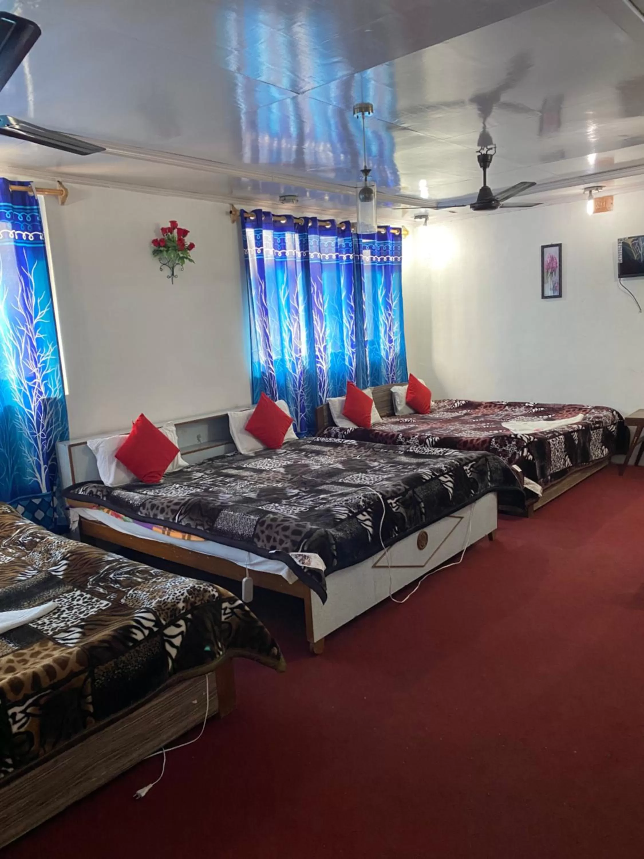 Bed in Hotel Young Mamta