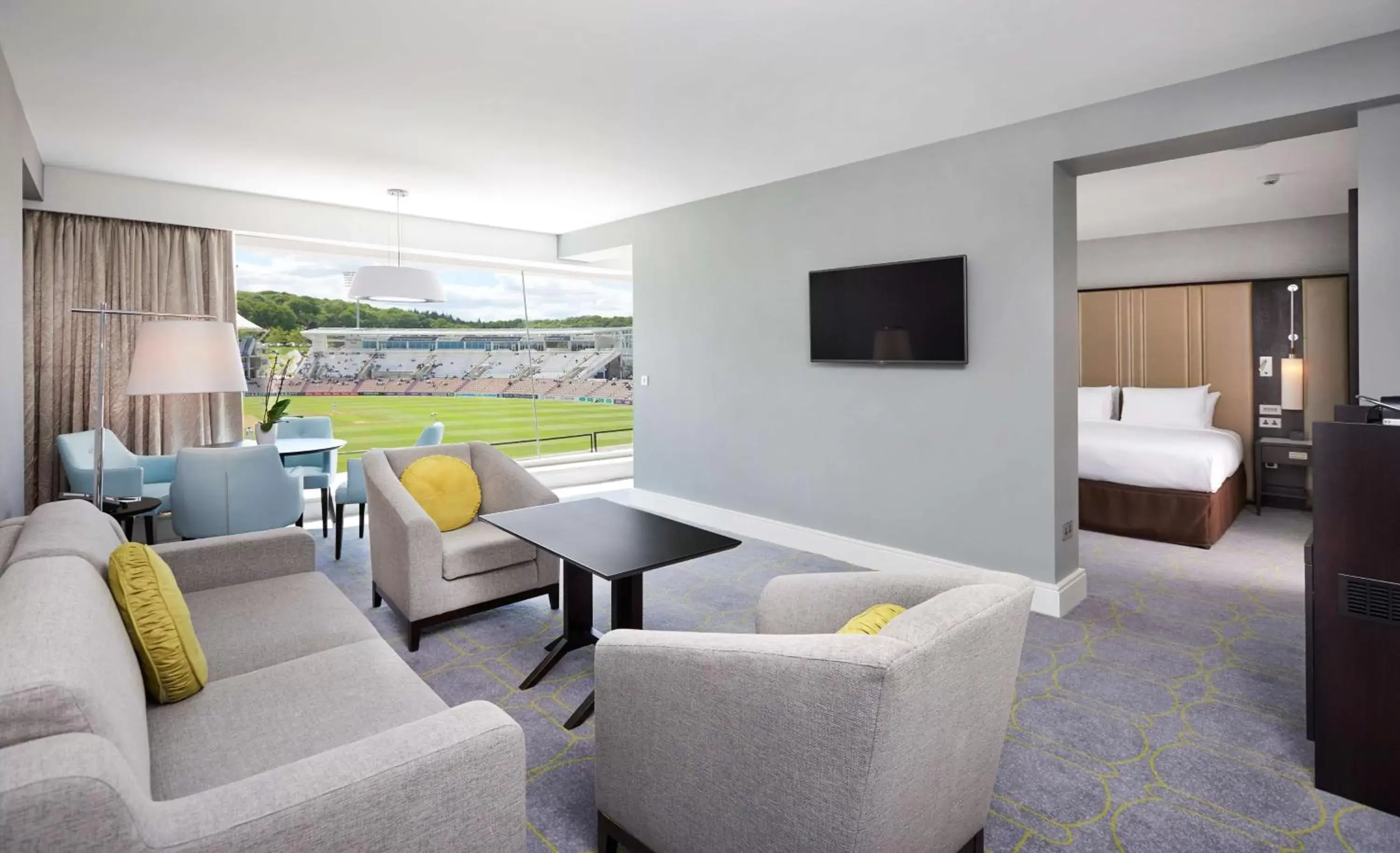 Bed, Seating Area in Hilton at the Ageas Bowl, Southampton