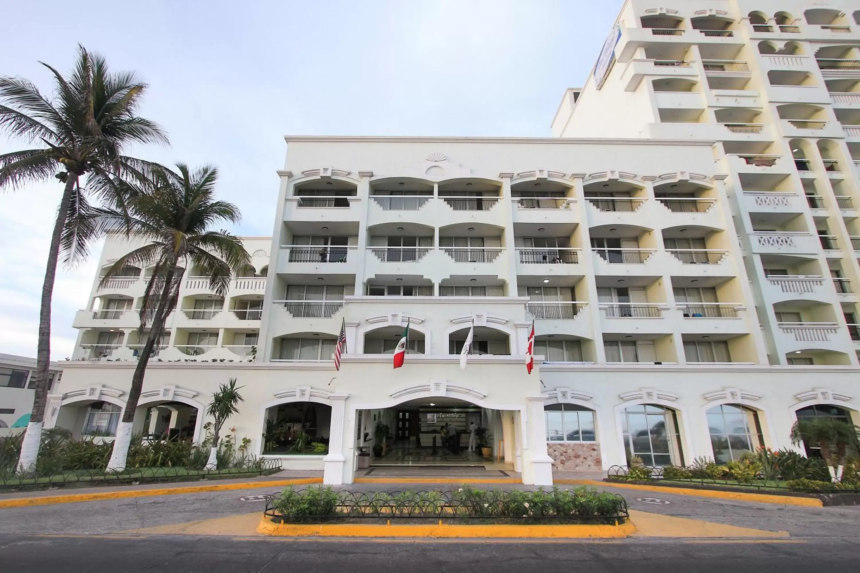 Facade/entrance, Property Building in Don Pelayo Pacific Beach