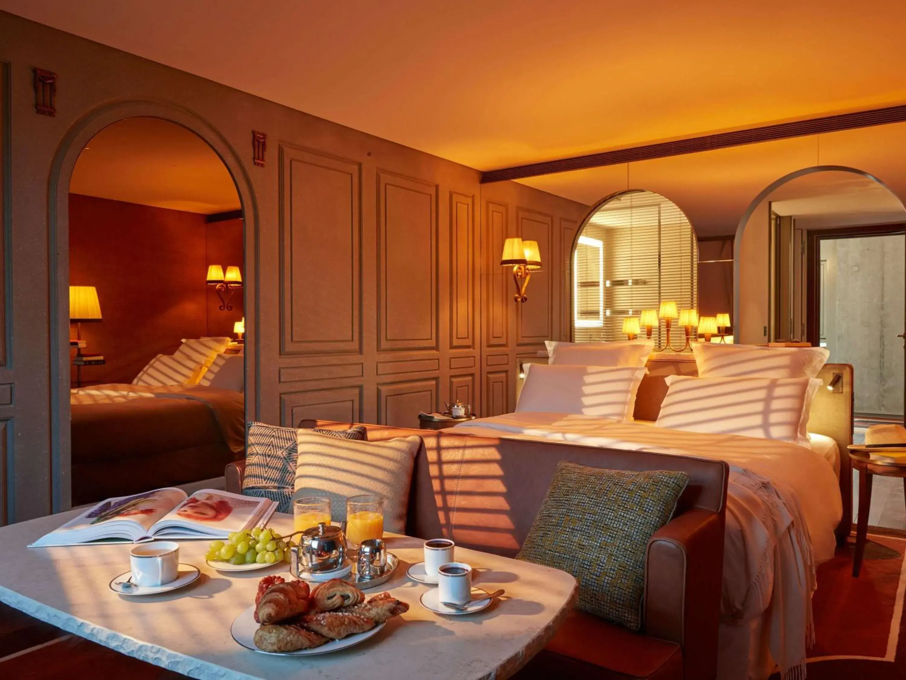 Bedroom, Restaurant/Places to Eat in Mondrian Bordeaux Hotel des Carmes