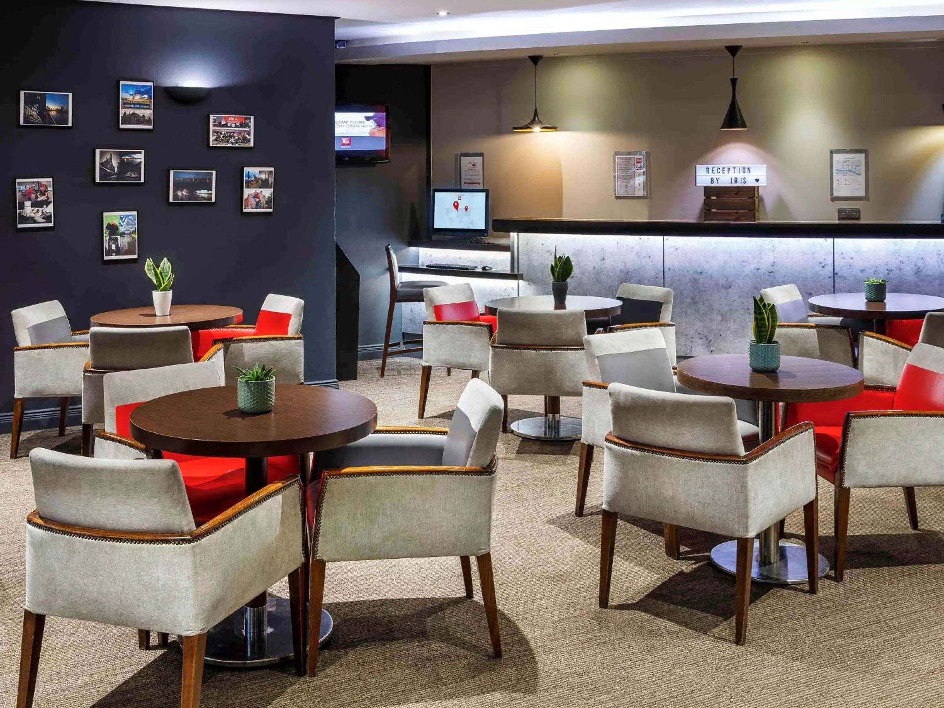 Restaurant/places to eat, Lounge/Bar in ibis Glasgow City Centre – Sauchiehall St