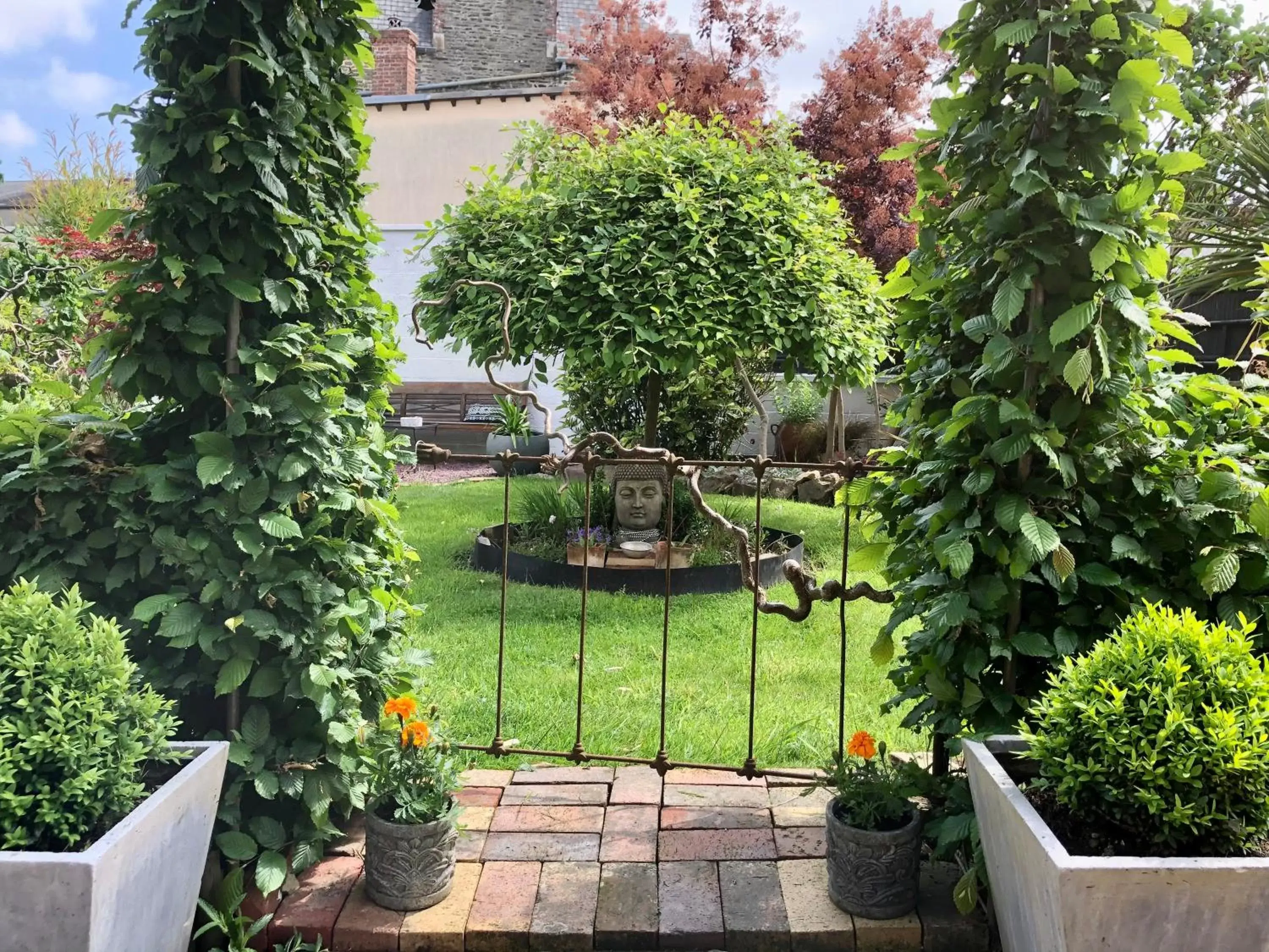 Patio, Garden in Le grenier du jardin