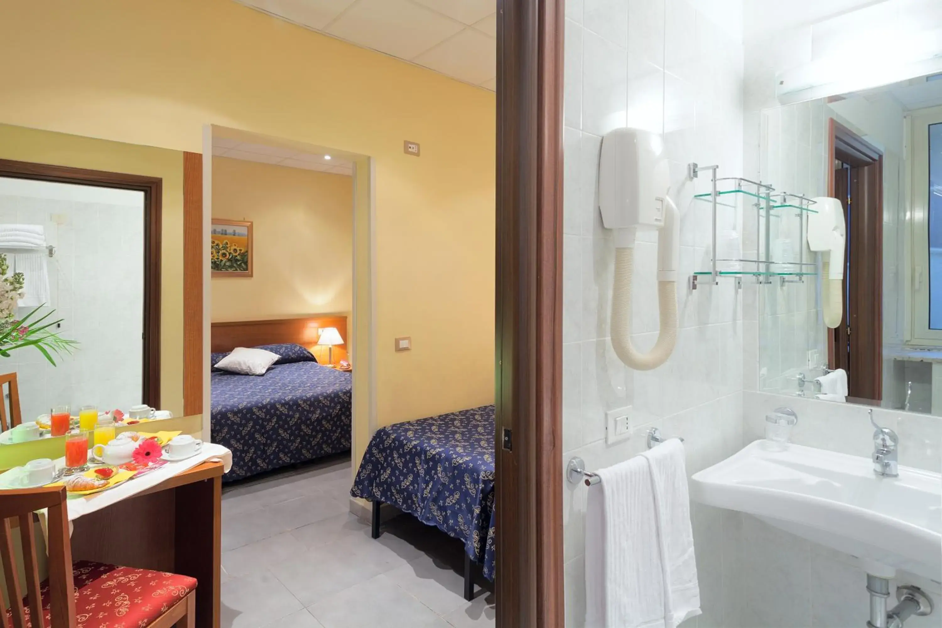 Bed, Bathroom in Hotel Oriente