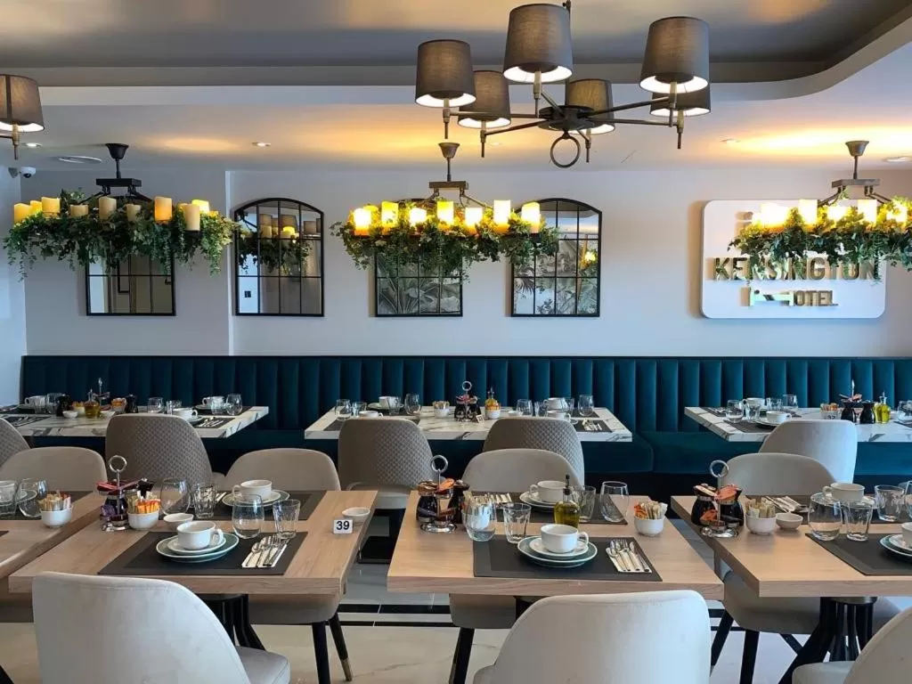 Restaurant/places to eat in Merit Kensington Hotel