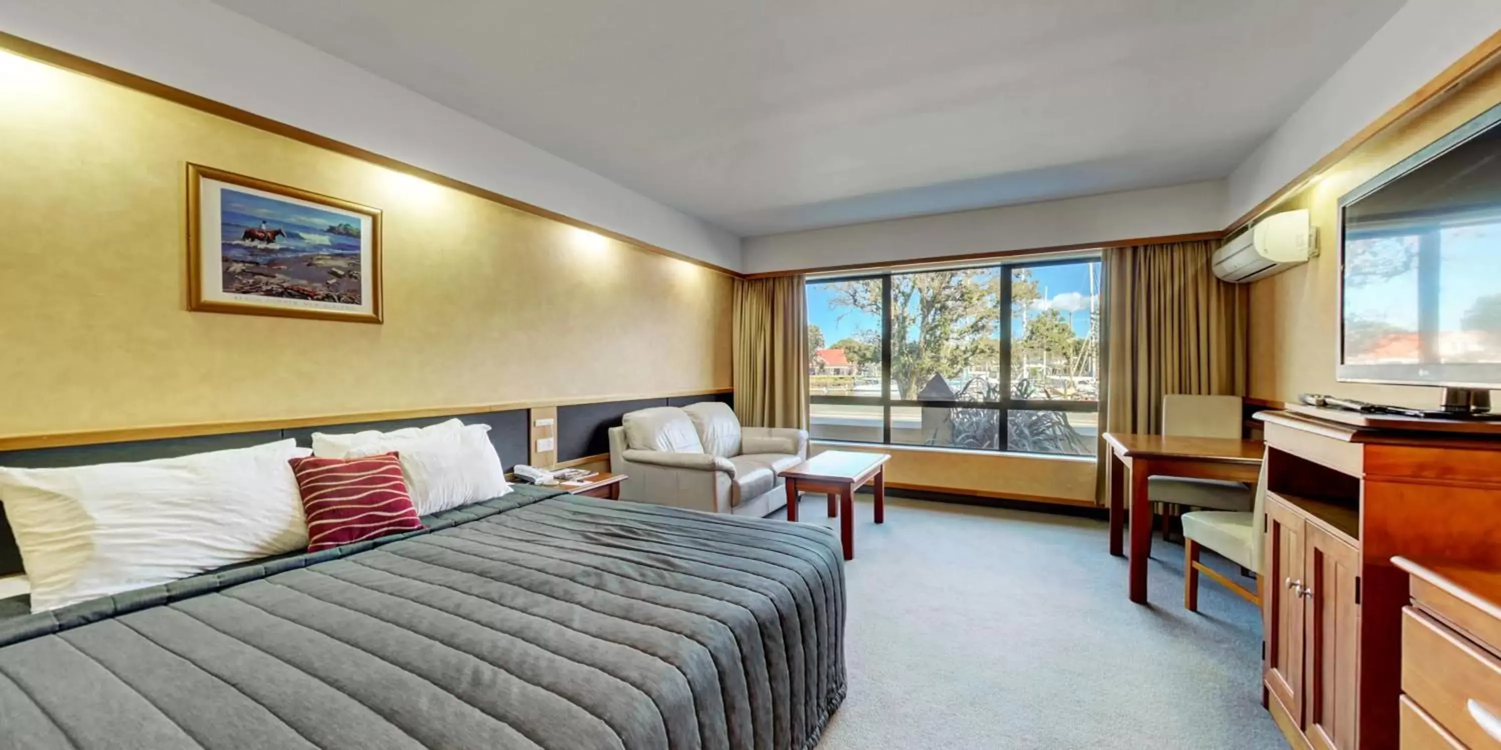 Bedroom in Distinction Whangarei Hotel & Conference Centre