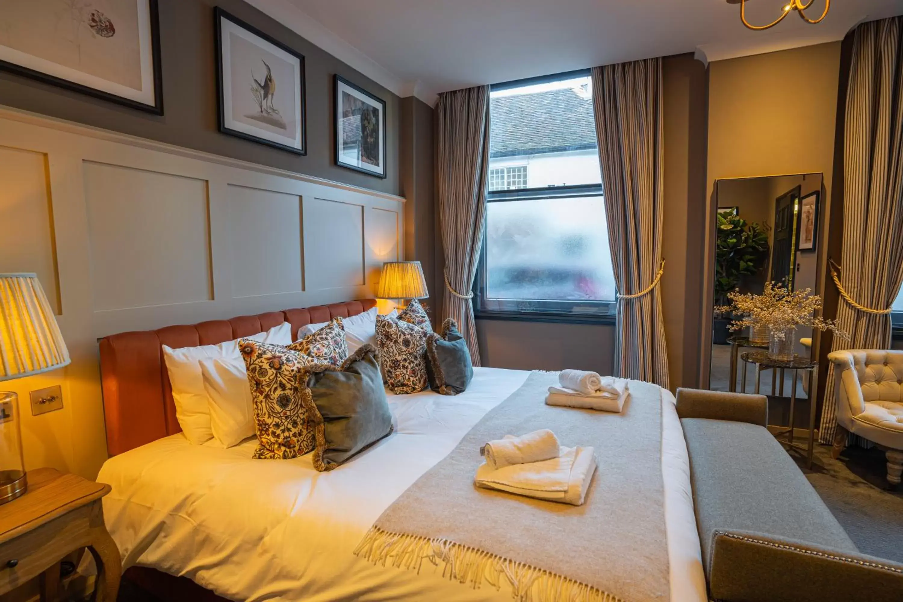 Bedroom, Bed in Salisbury Arms Hotel