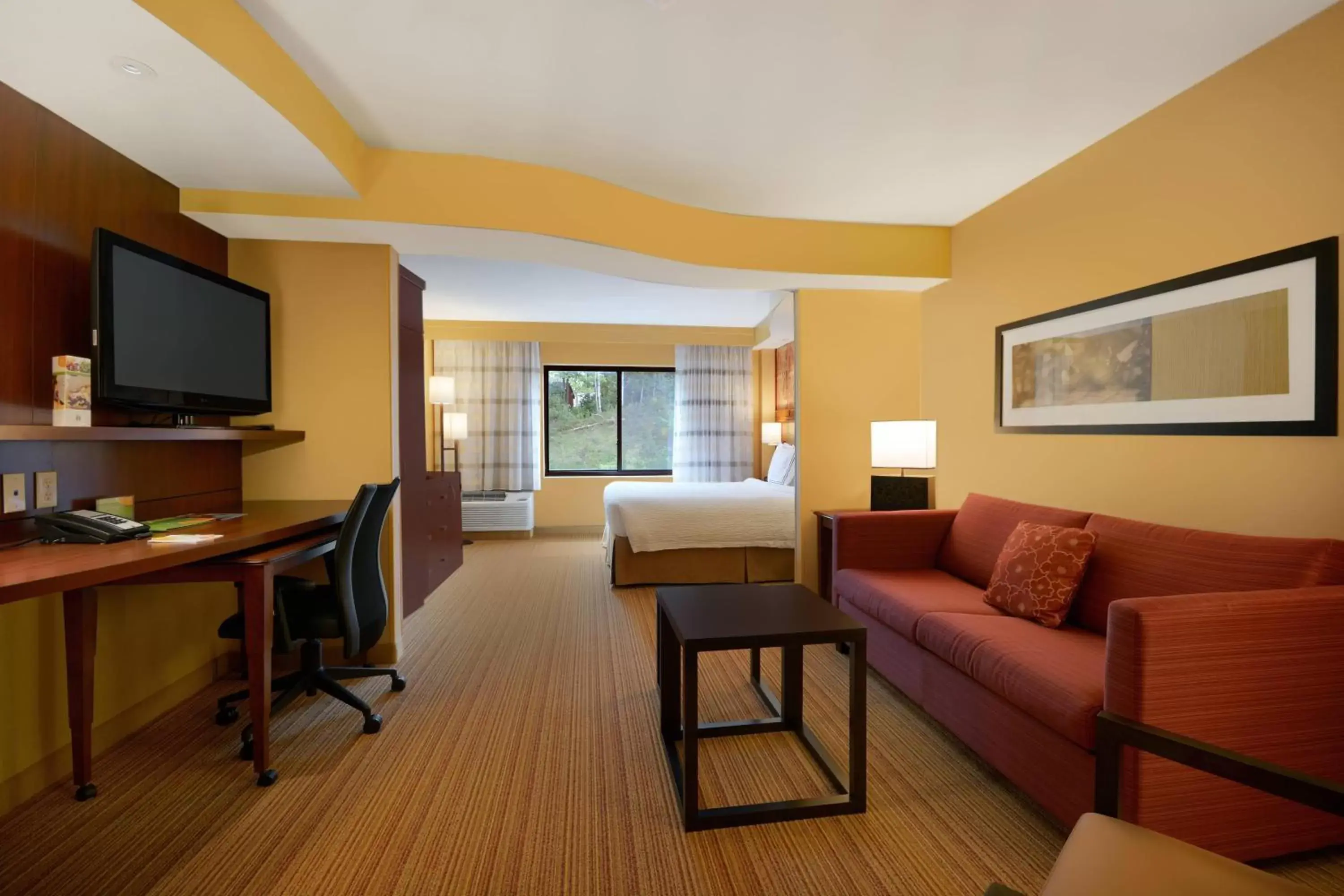 Photo of the whole room, Seating Area in Courtyard by Marriott Oneonta