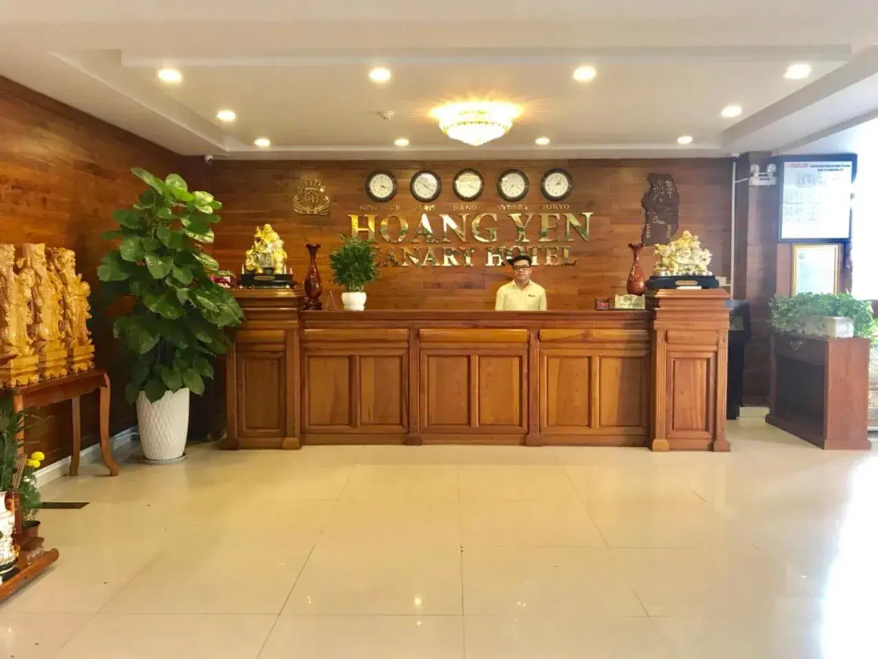 Lobby/Reception in Hoang Yen Canary Hotel