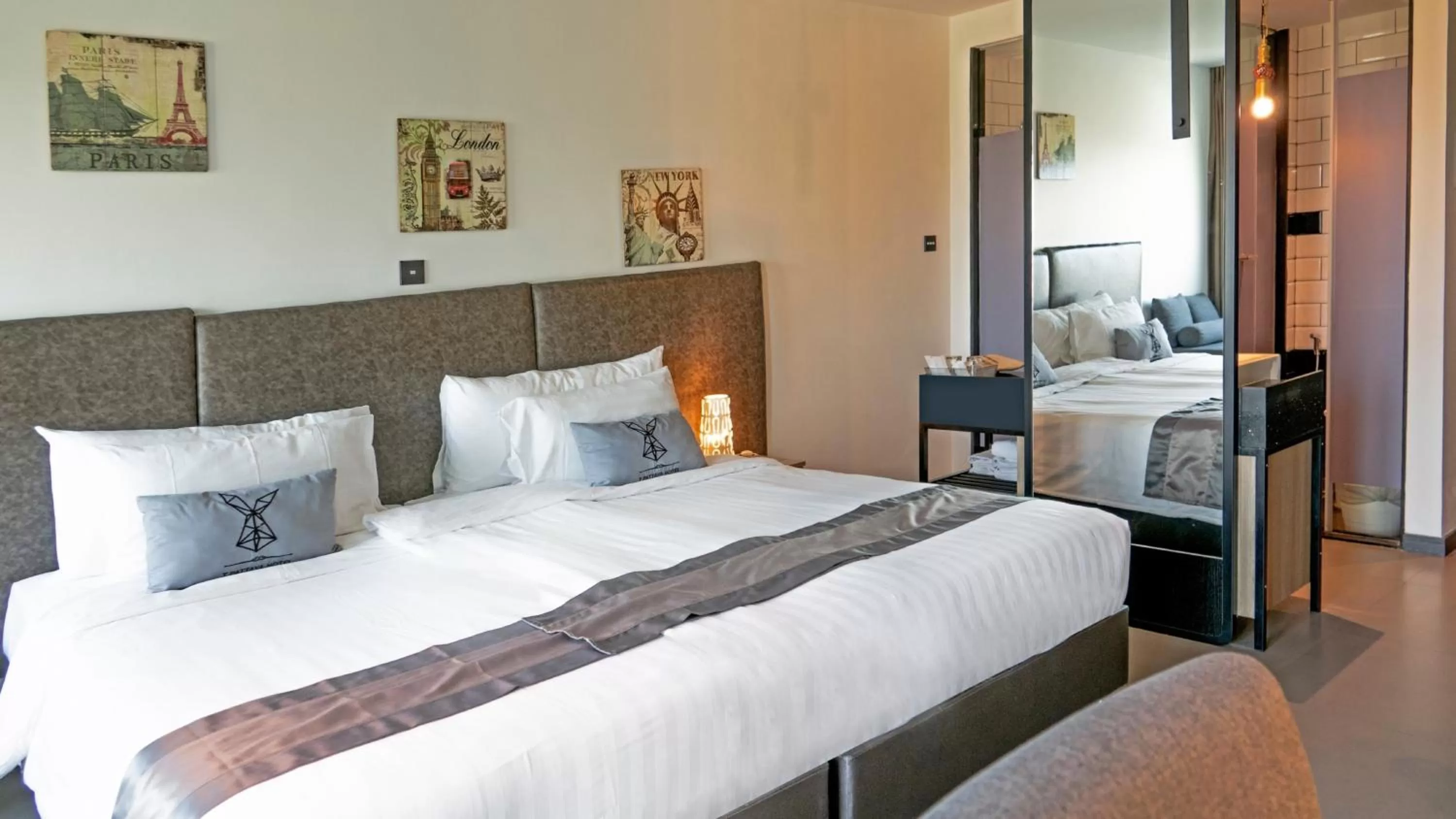 Bedroom, Bed in SureStay Plus by Best Western T Pattaya