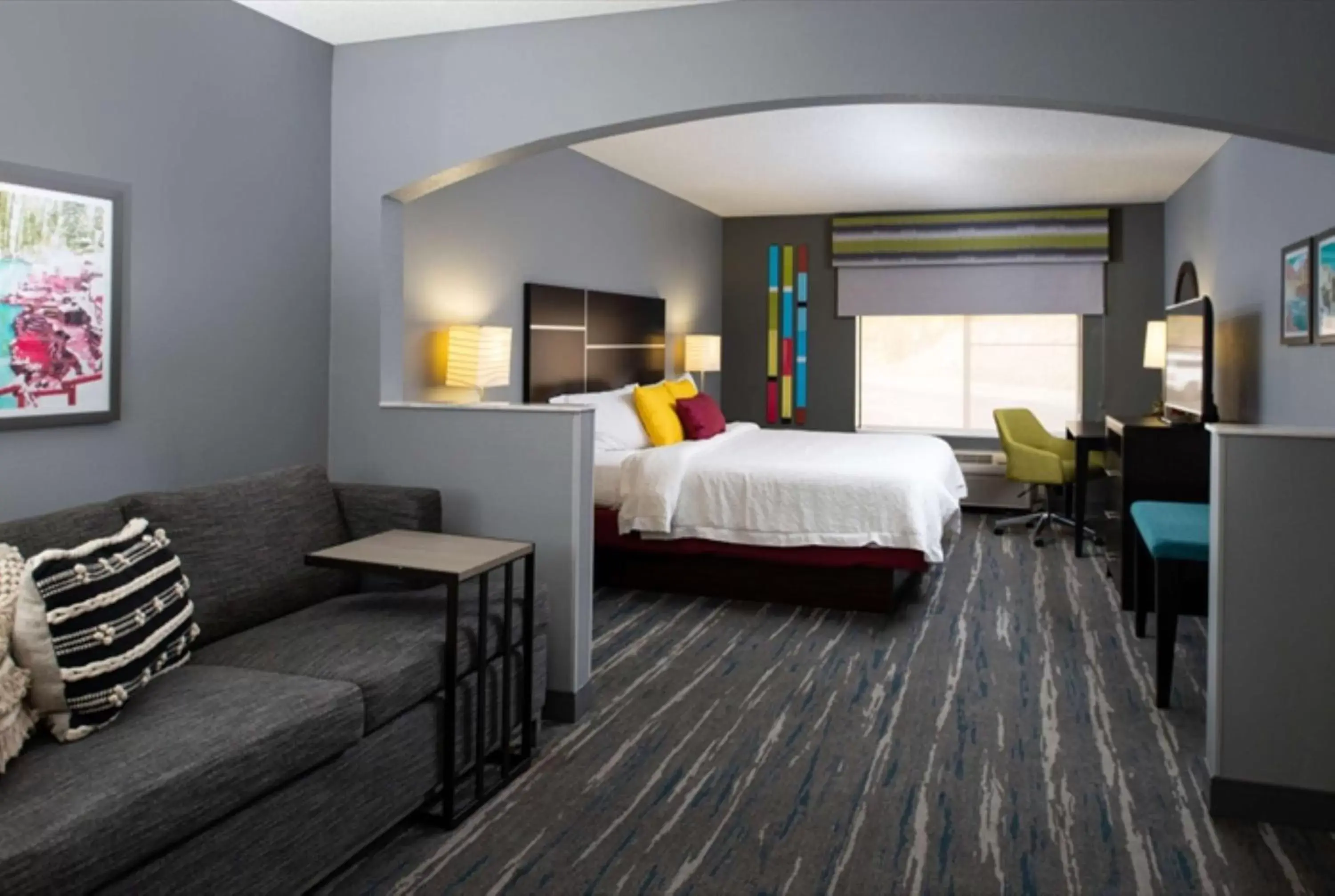 King Room with Sofa Bed and Study - Non-Smoking in Hampton Inn Glenwood Springs King Room with Sofa Bed and Study - Non-Smoking in Hampton Inn Glenwood Springs