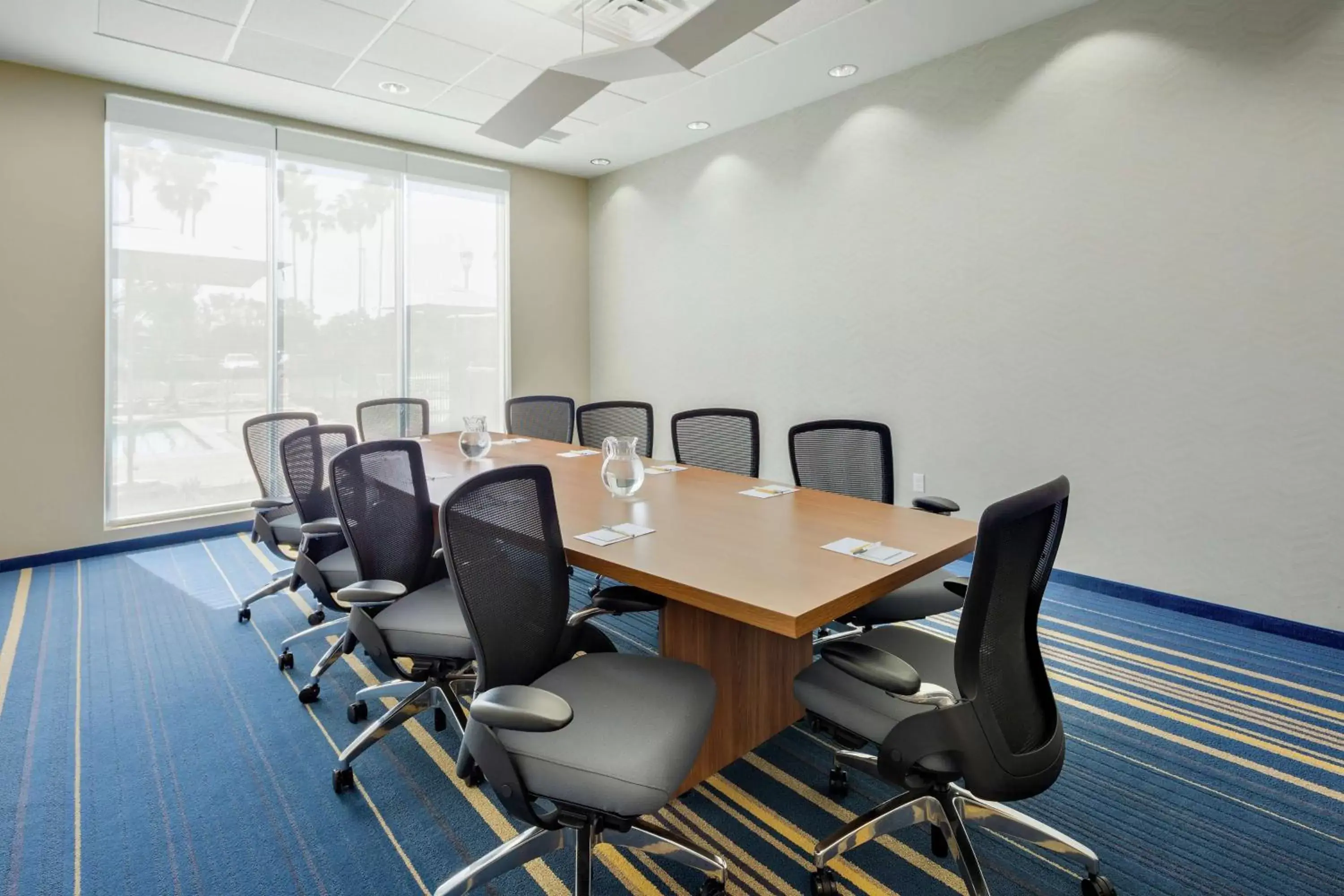 Meeting/conference room in Hampton Inn & Suites San Diego Airport Liberty Station